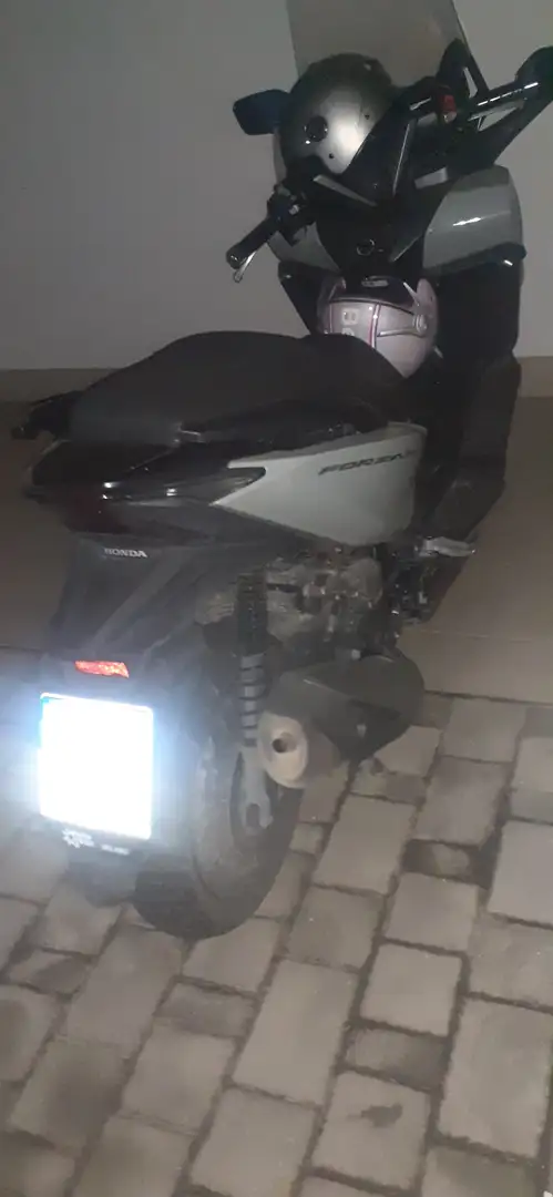 Honda Forza 350 Deluxe Grigio - 2