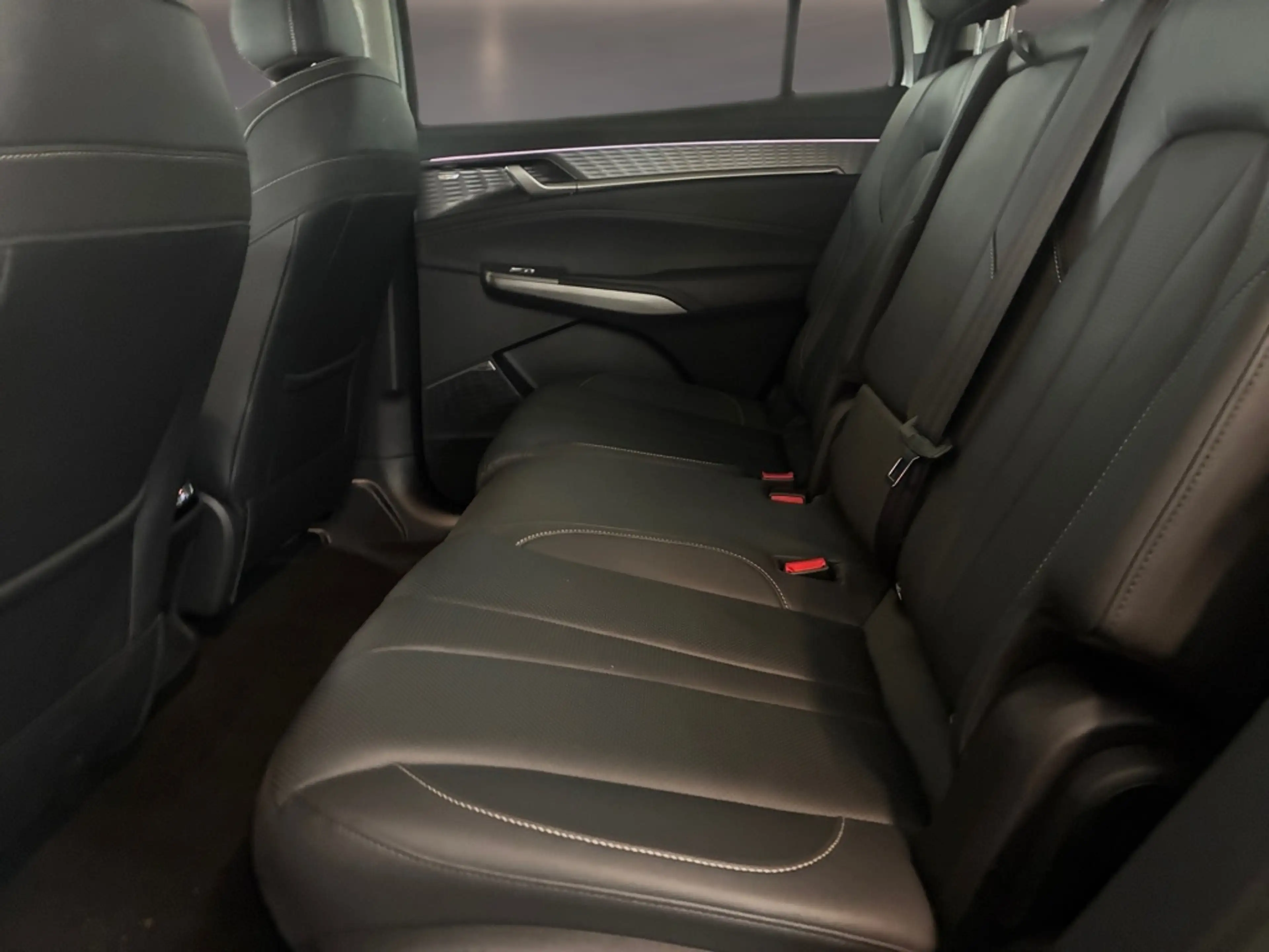 MG MGS9 PHEV LUX — photo 12