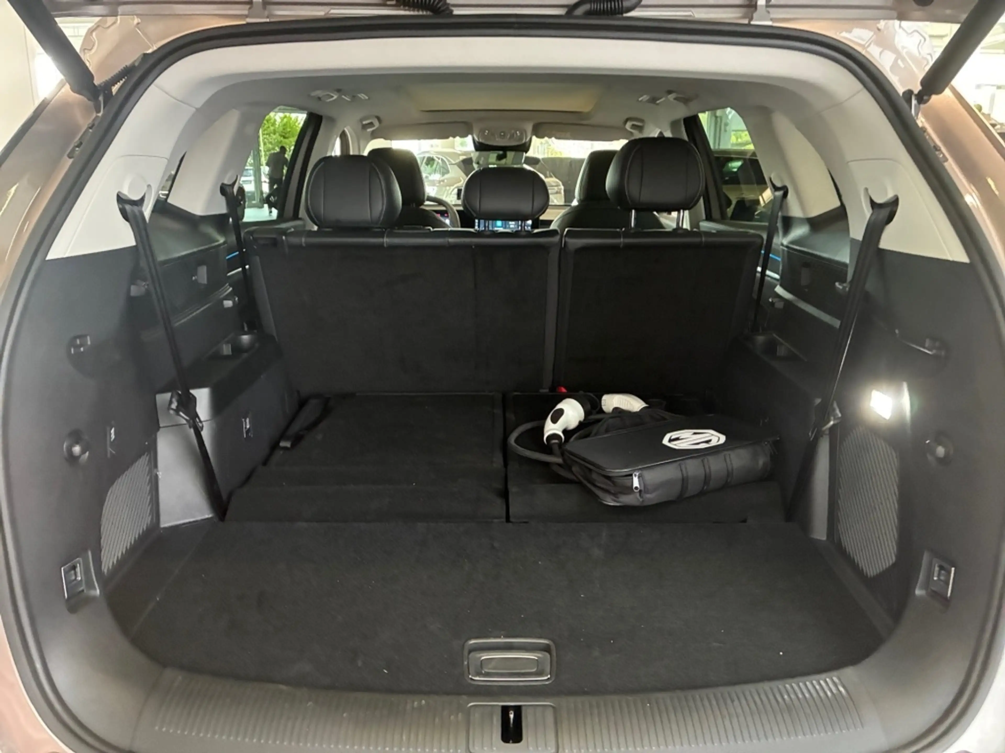 MG MGS9 PHEV LUX — photo 7