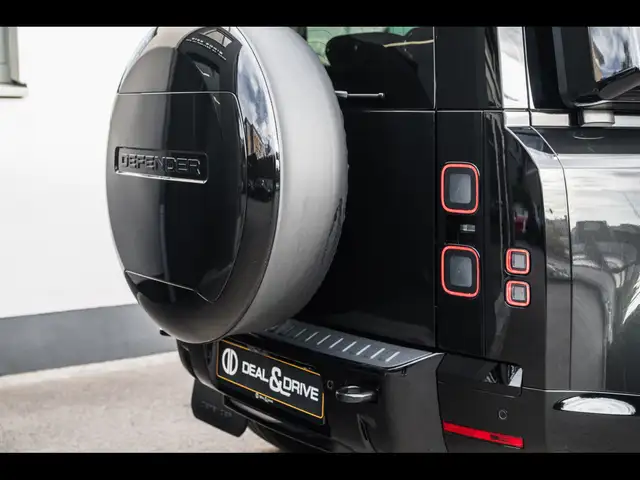 Land Rover Defender view 9