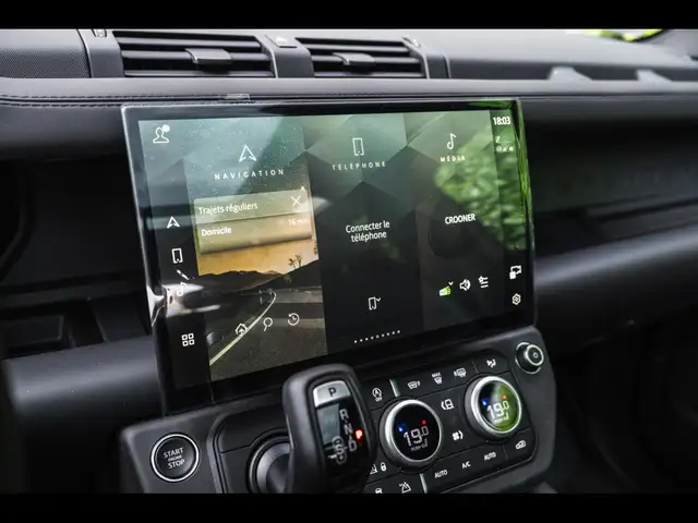 Land Rover Defender view 15