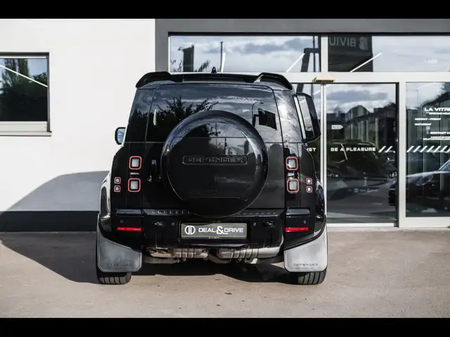 Land Rover Defender view 11