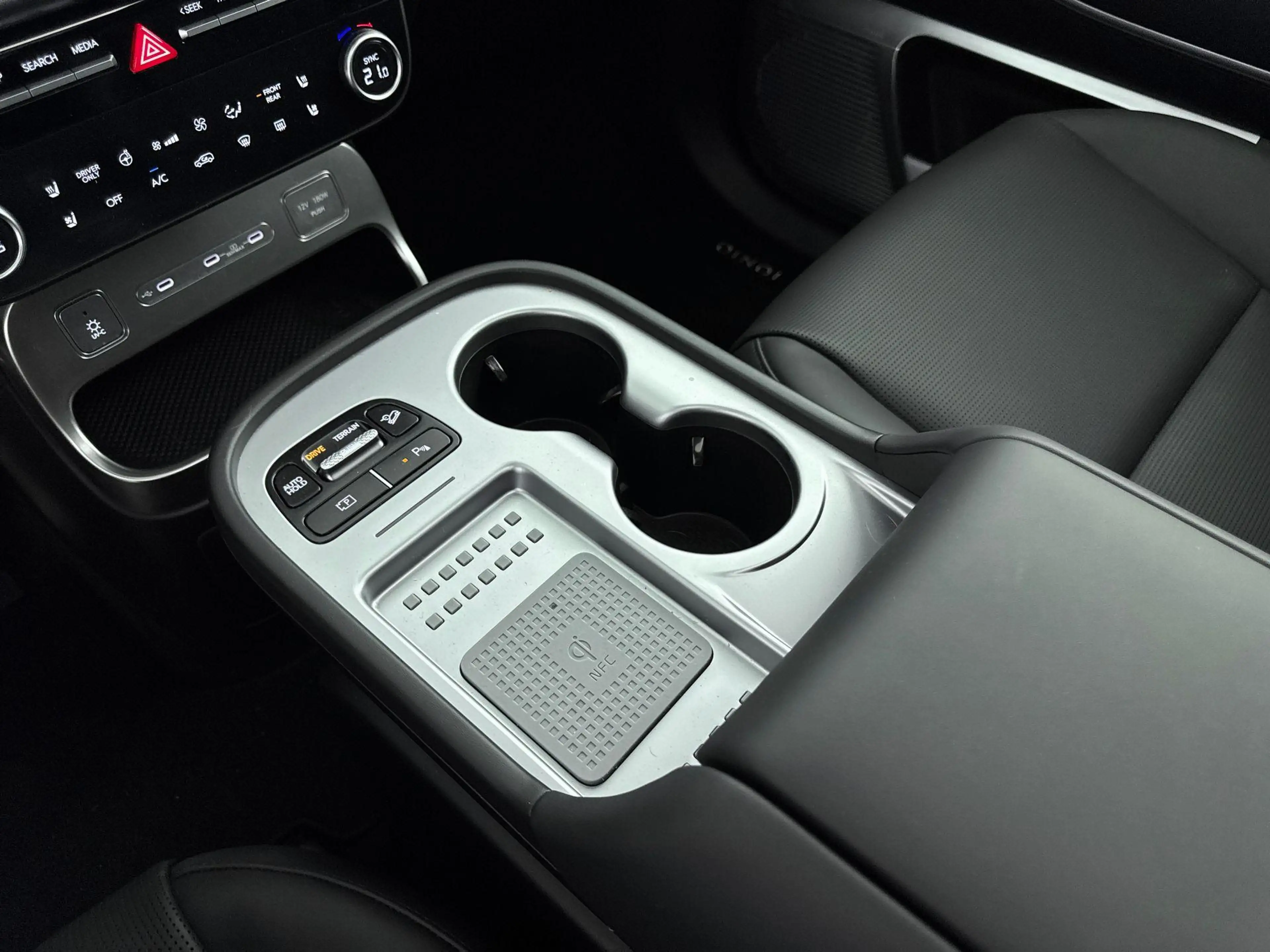 Hyundai IONIQ 9 Lounge AWD 7p. 110.3 kWh 308pk | WLTP 600km | Pano — photo 15