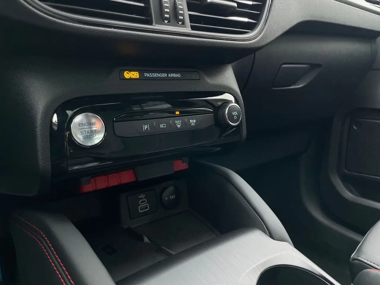 Ford Kuga 2.5 l Duratec FHEV ST-LINE X Autom. AHK LED-MATRIX 16