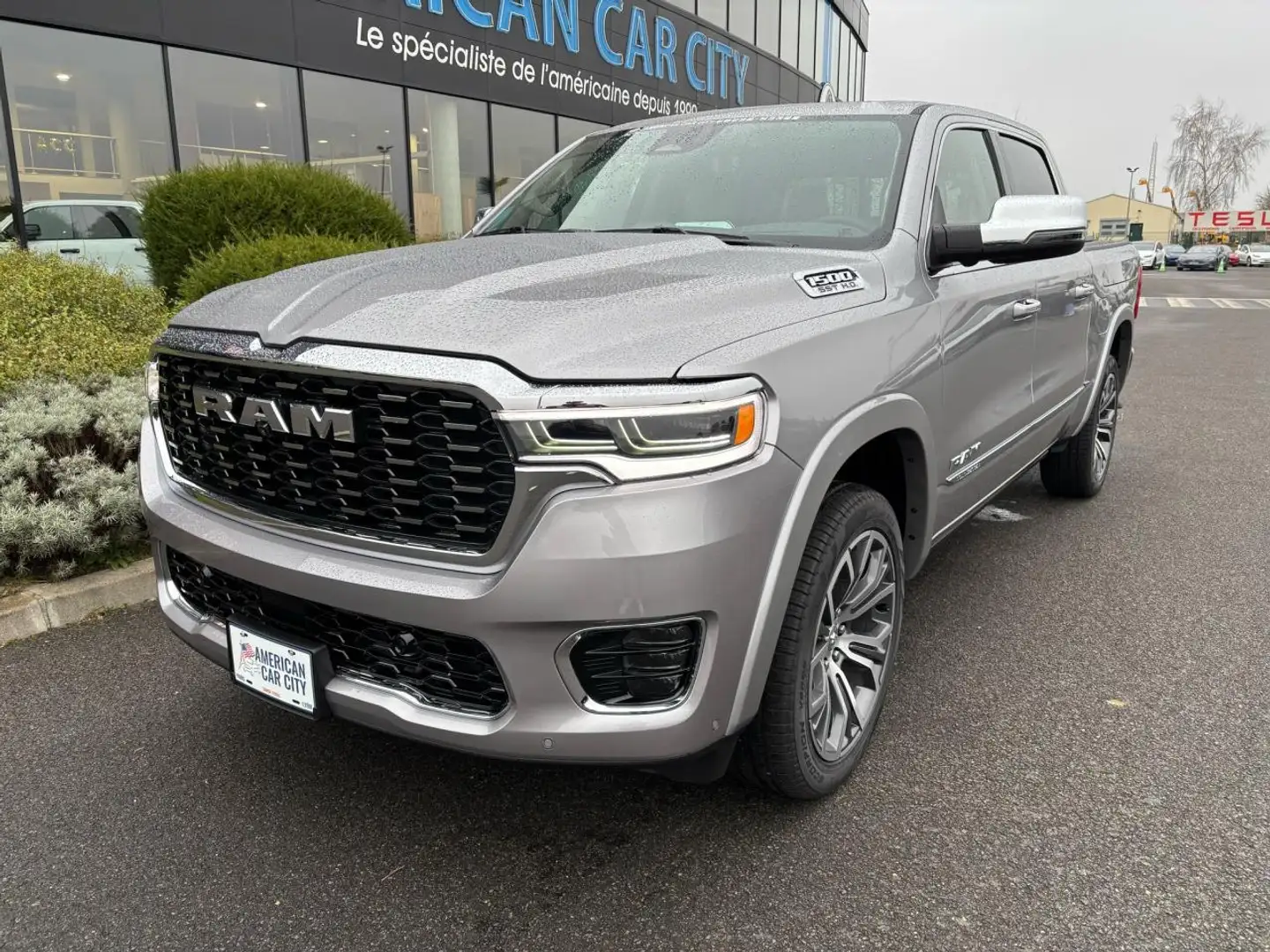 Dodge RAM 1500 CREW TUNGSTEN AIR RAMBOX HAYON MULTI Gris - 1