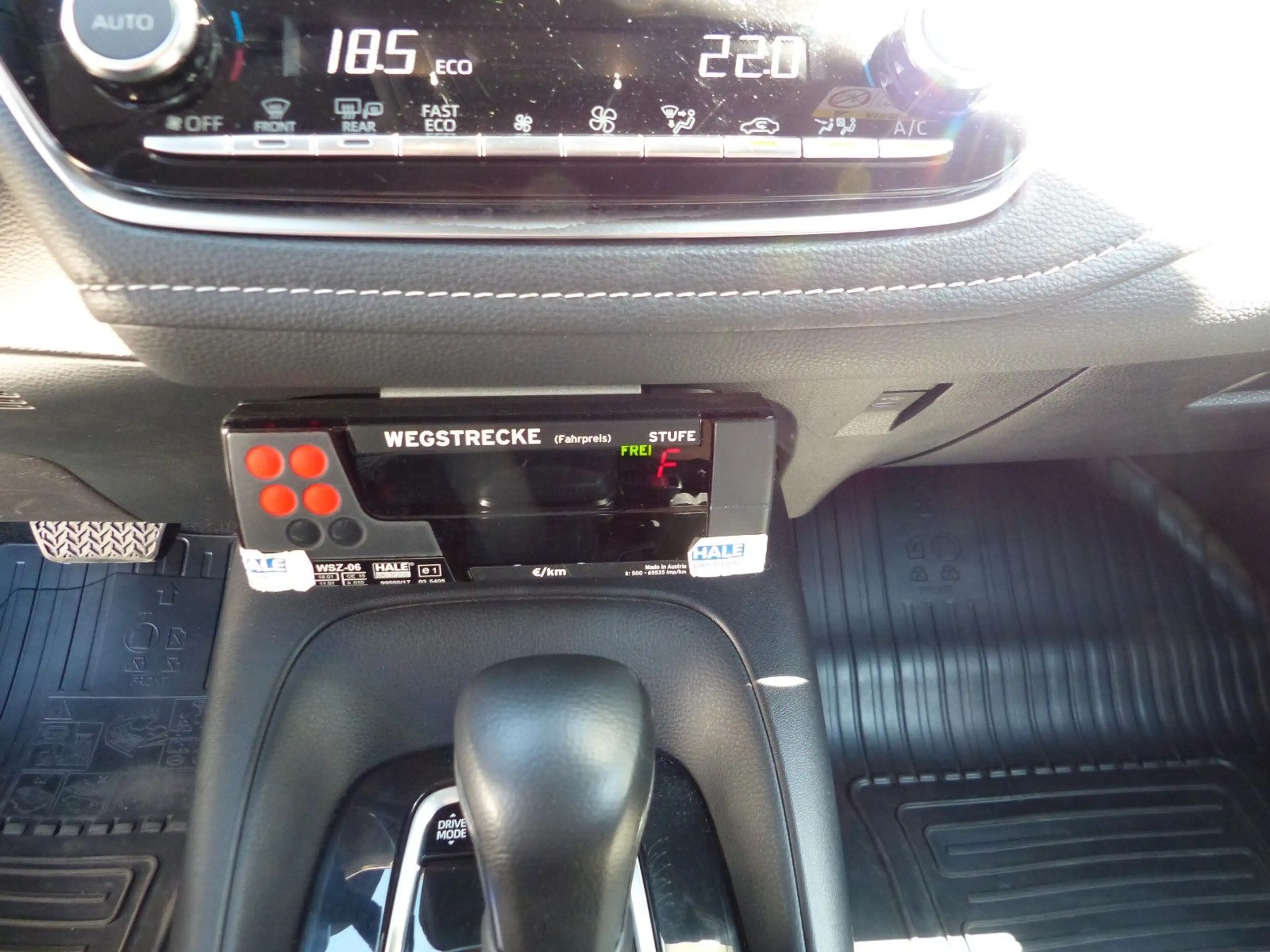 Toyota Corolla TS 1.8 Hyb. TAXI Aust.+Business Edition — photo 13