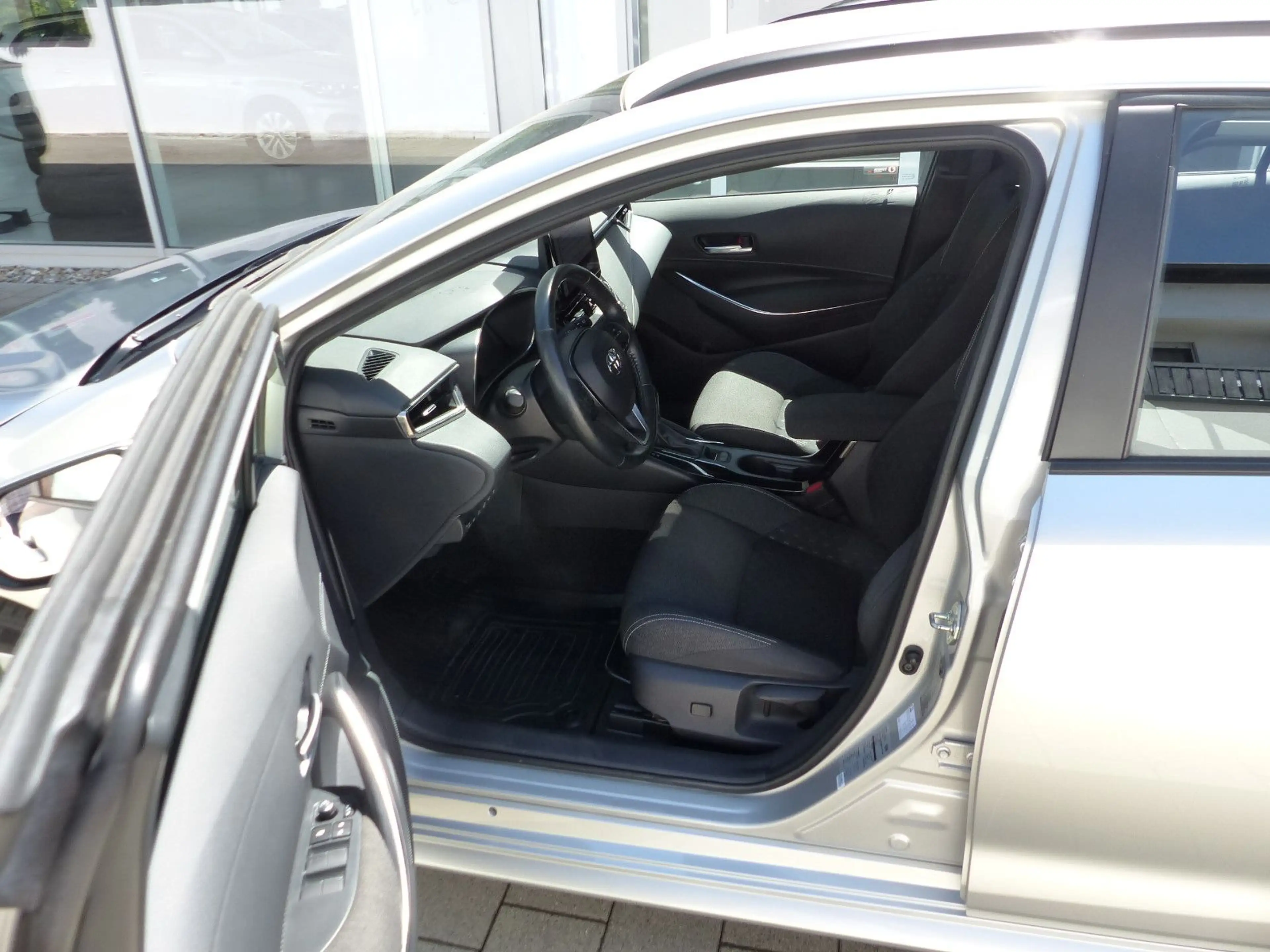 Toyota Corolla TS 1.8 Hyb. TAXI Aust.+Business Edition — photo 9