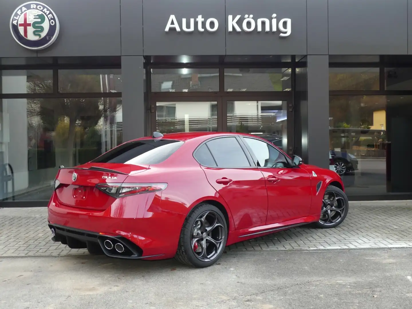 Alfa Romeo Giulia Quadrifoglio 2.9 V6 Bi-Turbo AT8 Rot - 2