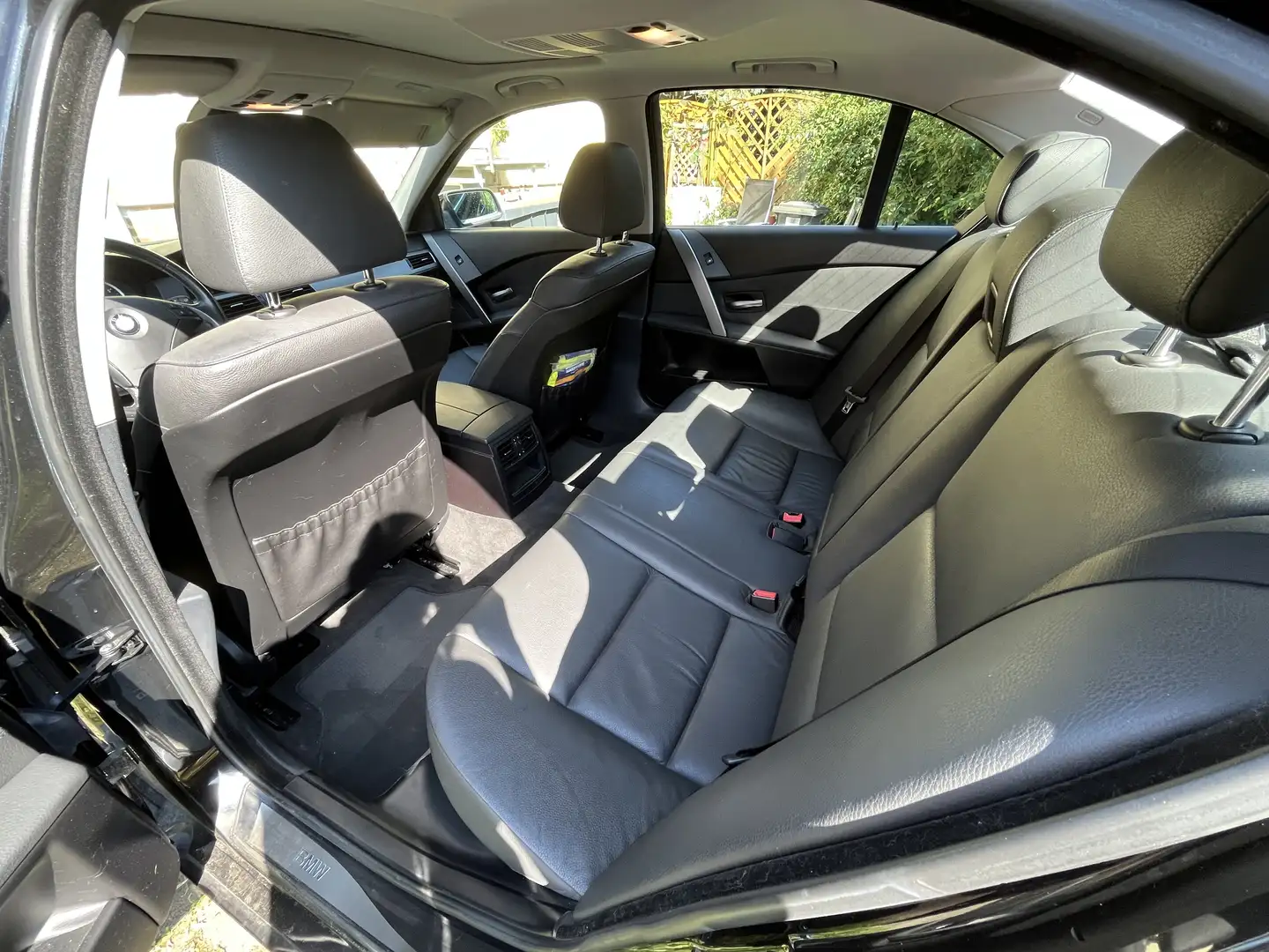 BMW 523 523i Aut. Schwarz - 2