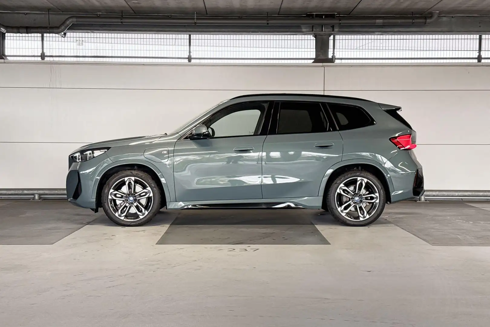 BMW X1 xDrive30e M-Sport Vert - 2