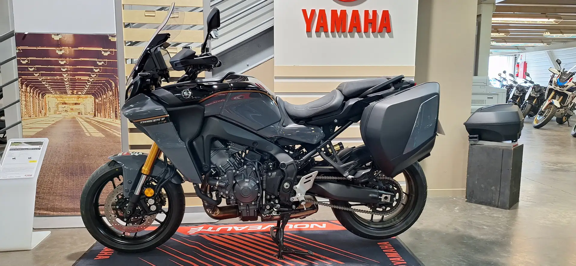 Yamaha Tracer 9 GT Grey - 1