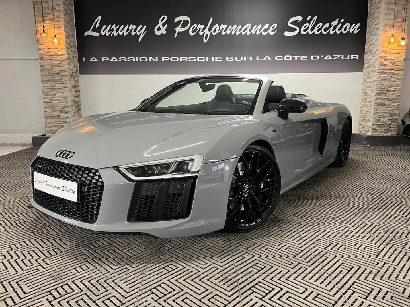 Audi R8 Spyder 5.2 V10 S-tronic RWS 1 OF 999 - 38000Km - G Gris - 1