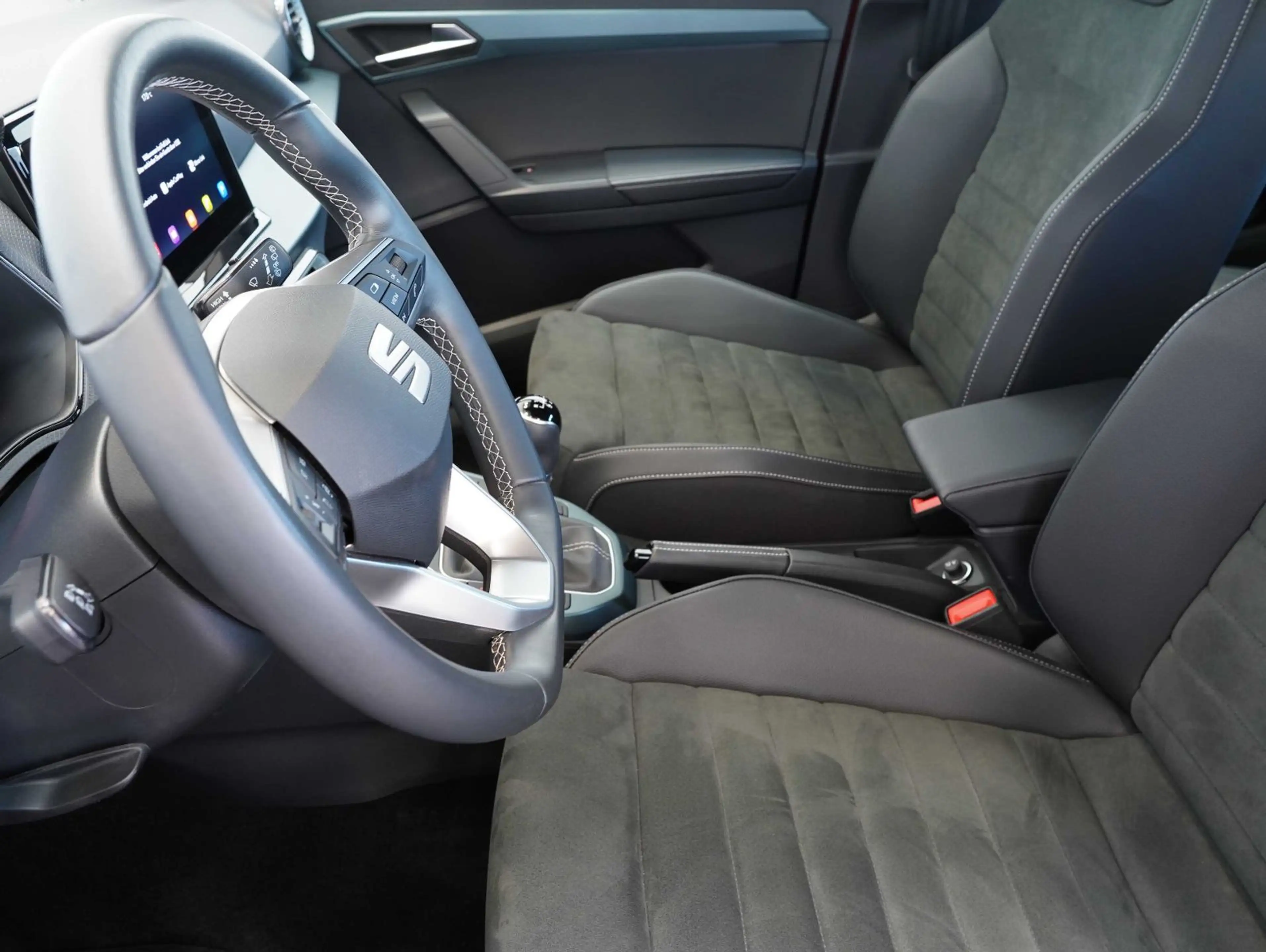 SEAT Arona 1.0 TSI Xperience — photo 5
