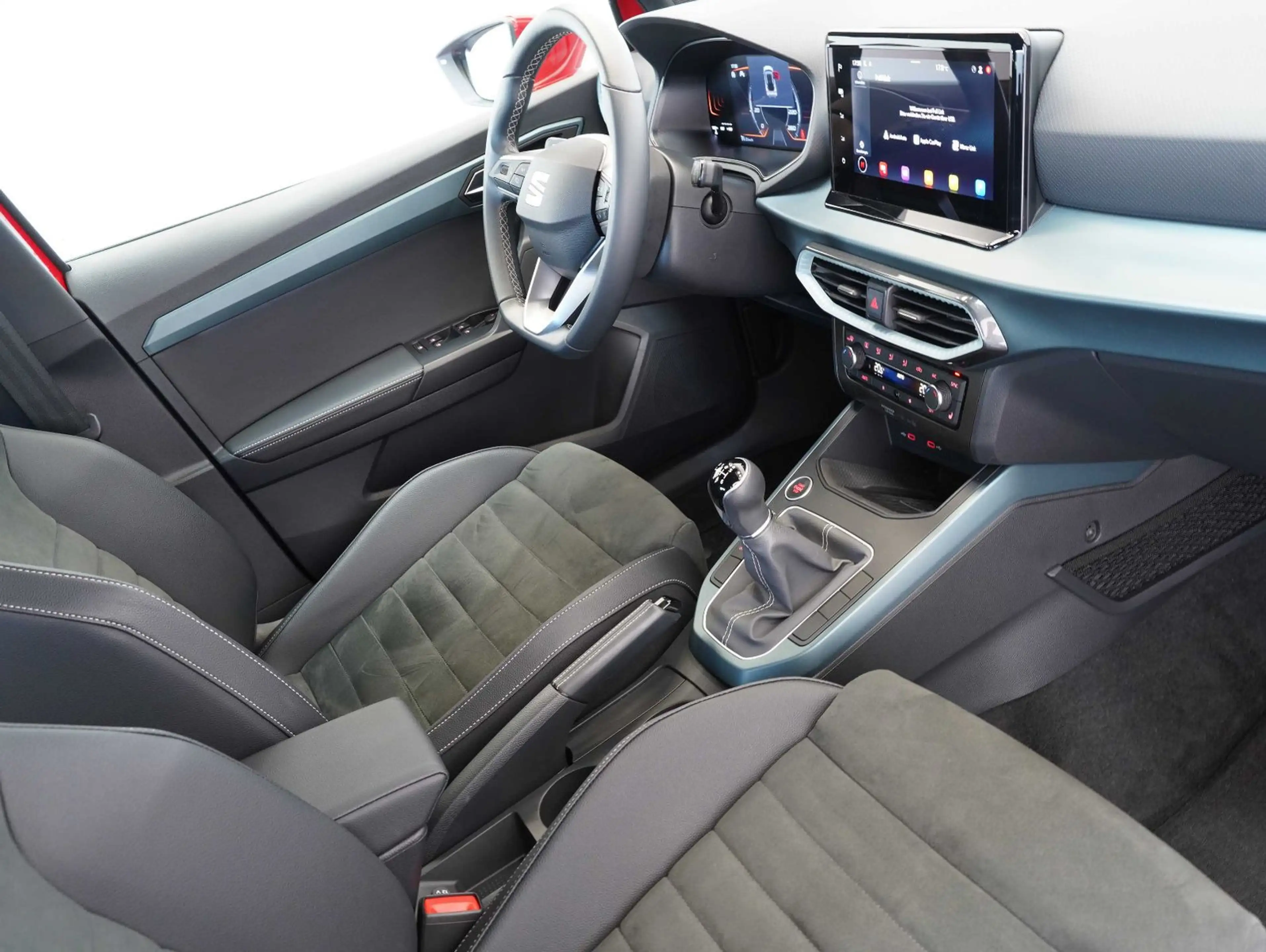 SEAT Arona 1.0 TSI Xperience — photo 11
