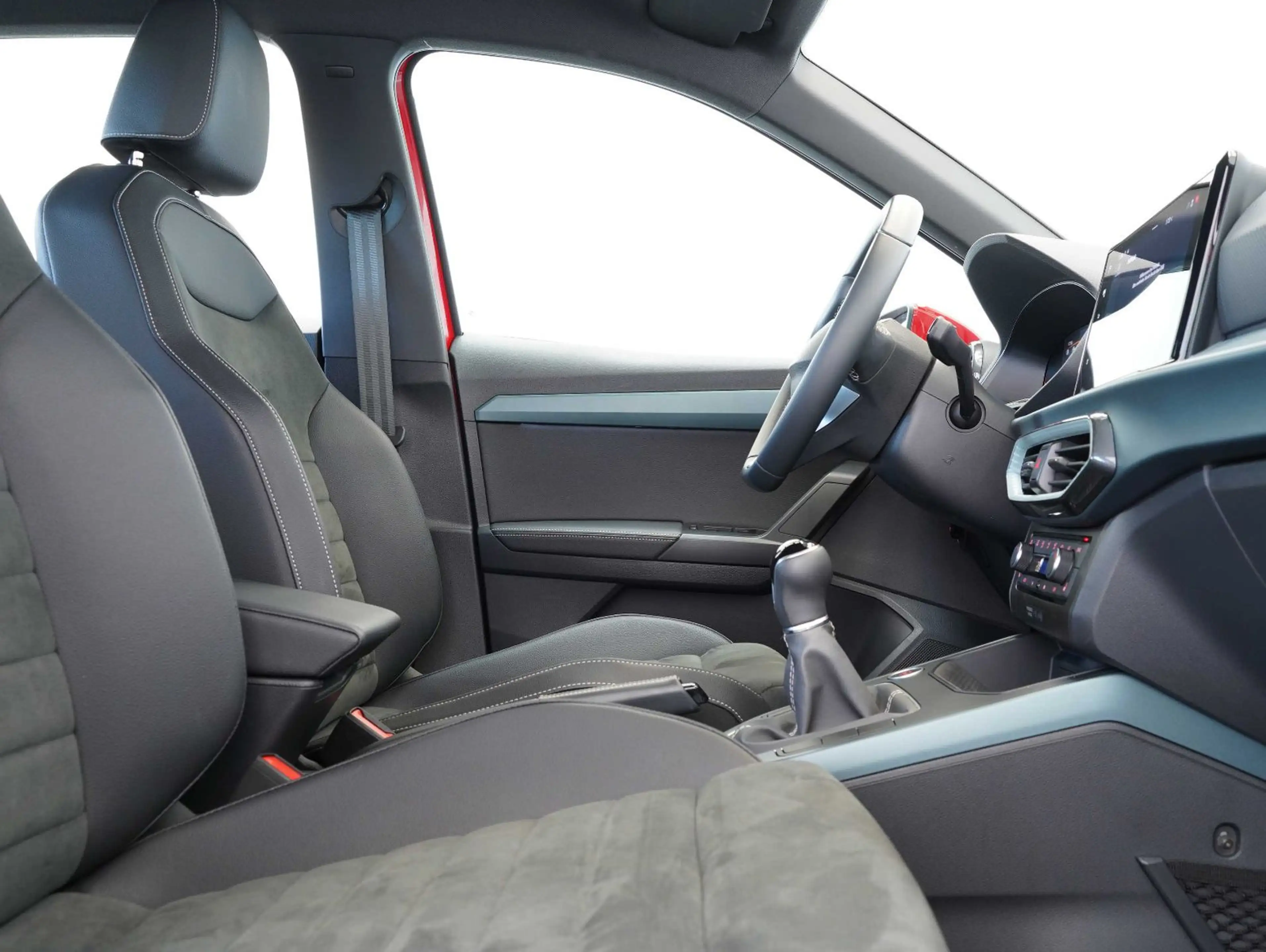 SEAT Arona 1.0 TSI Xperience — photo 12