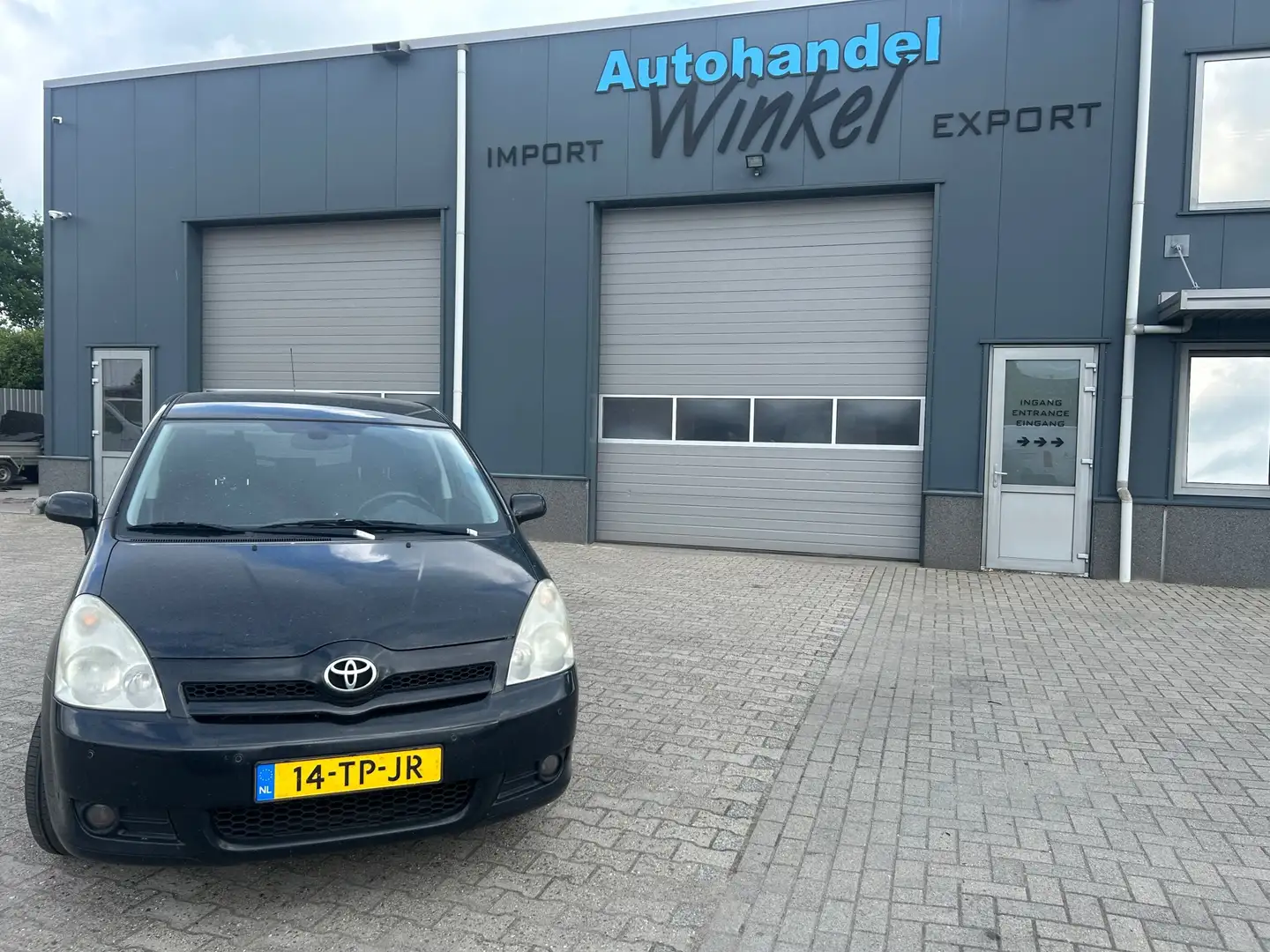 Toyota Verso 1.8 VVT-i Dynamic loopt op 3 cylinders, bobine nie Zwart - 2