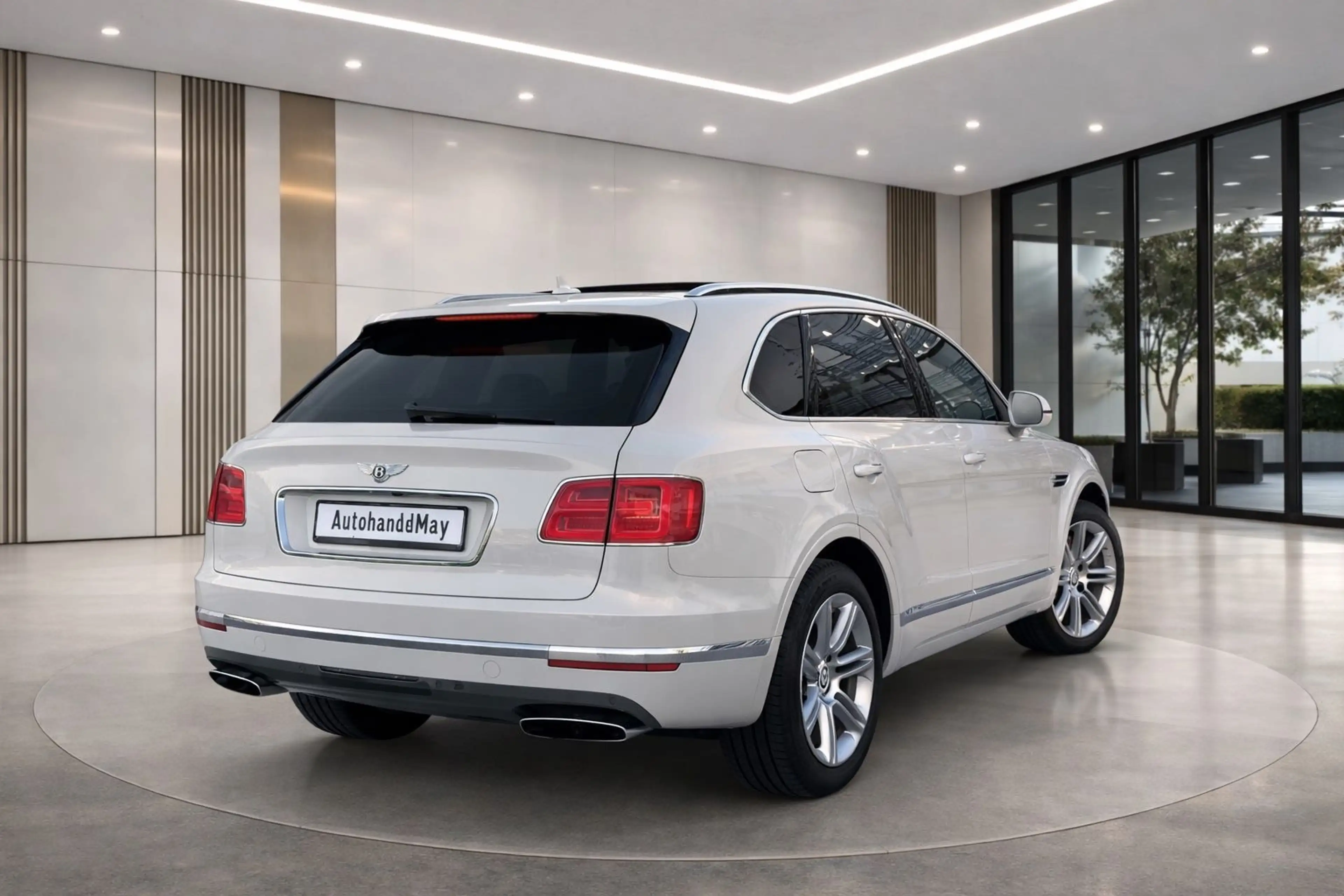 Bentley Bentayga W12 Panorama — photo 8