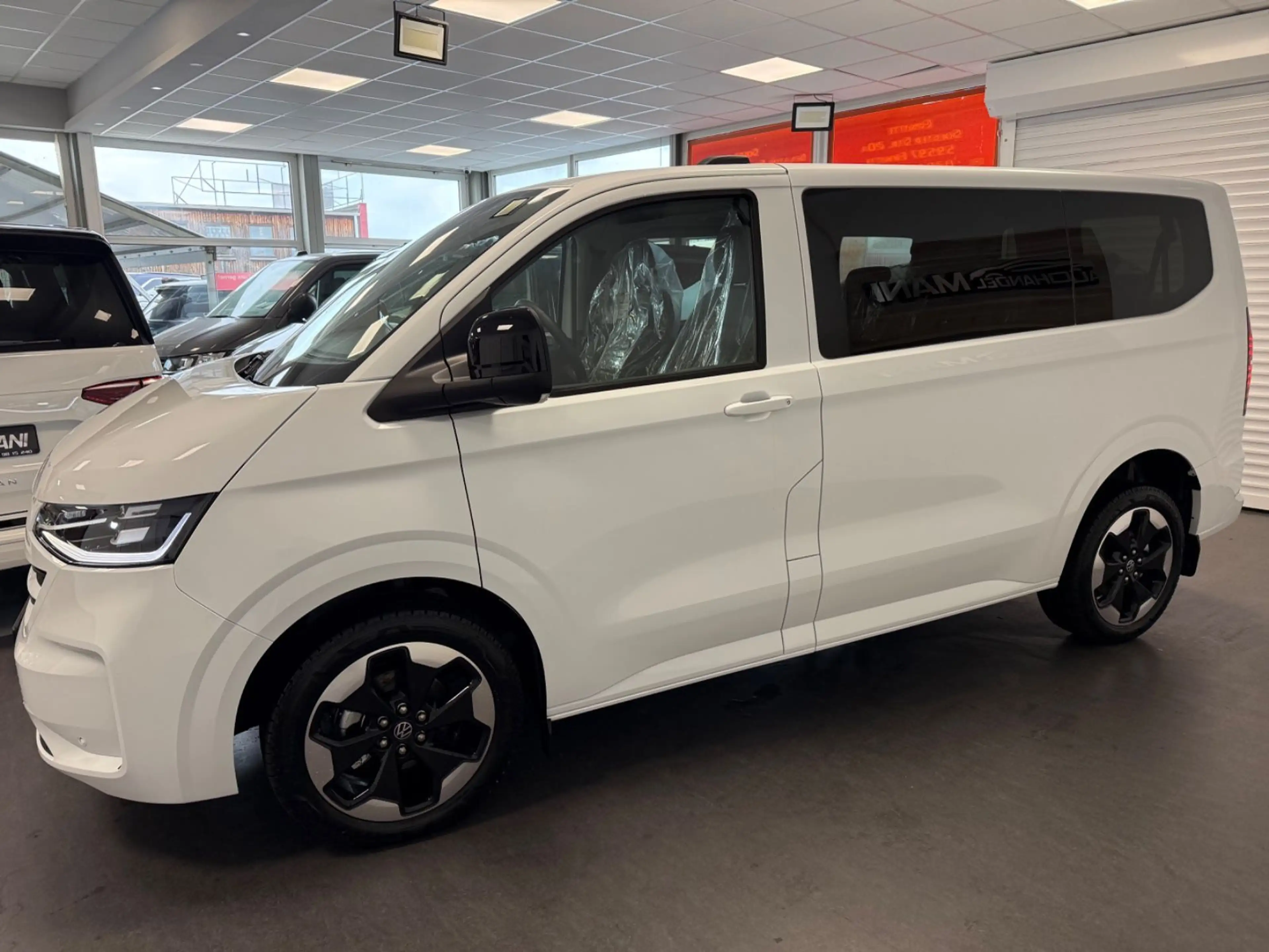 Volkswagen T7 Caravelle Life KR/Leder/LED/DSG/PDC/ACC/AHK — photo 4