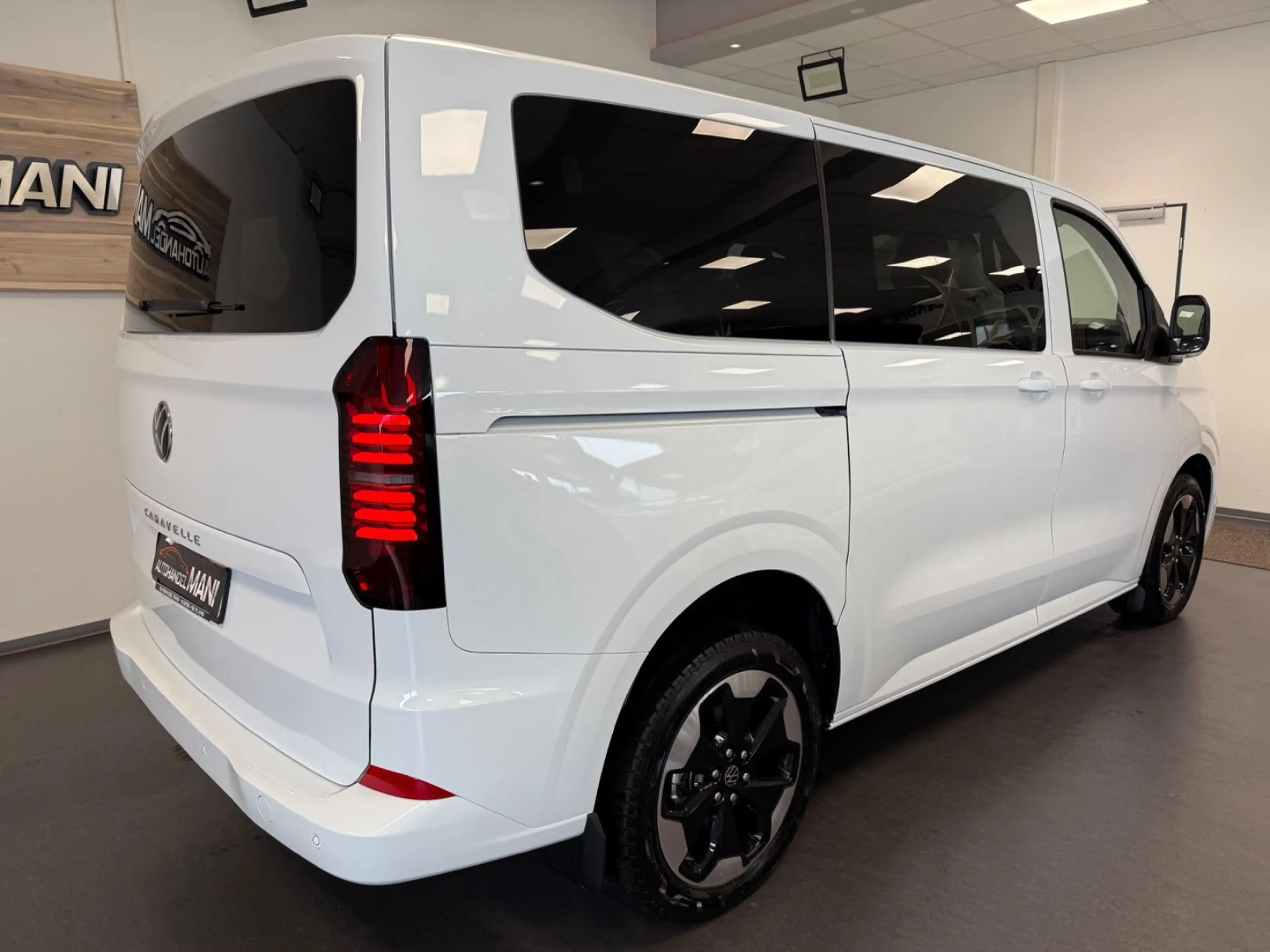 Volkswagen T7 Caravelle Life KR/Leder/LED/DSG/PDC/ACC/AHK — photo 8