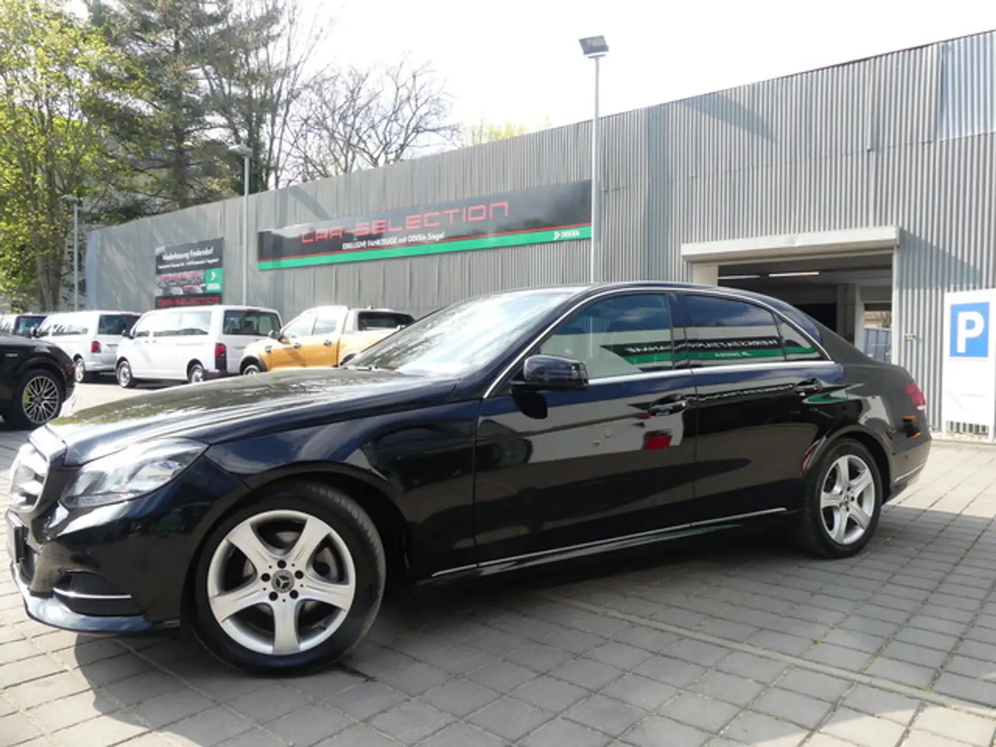 Mercedes-Benz E 200 d Lim BlueTec TAXI NAVI/PARKLENK/LED/GLASDACH Fekete - 2