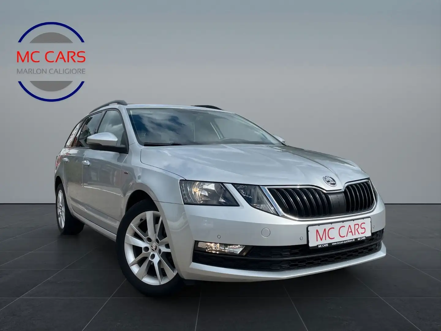 Skoda Octavia Combi Drive Plateado - 1
