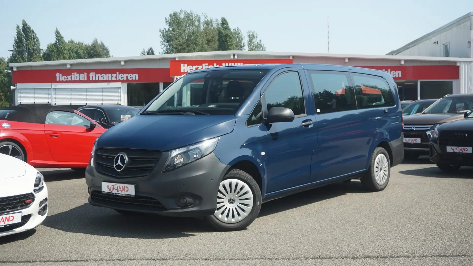 Mercedes-Benz Vito Tourer extralang Aut. Navi Tempomat 8-Sitzer Blau - 2