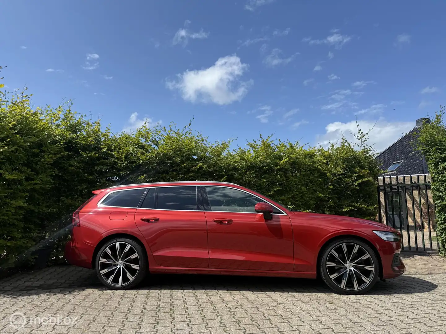 Volvo V60 2.0 B4 197pk! Bus.Pro Hybride !!! Elektrisch / Ben Rood - 2