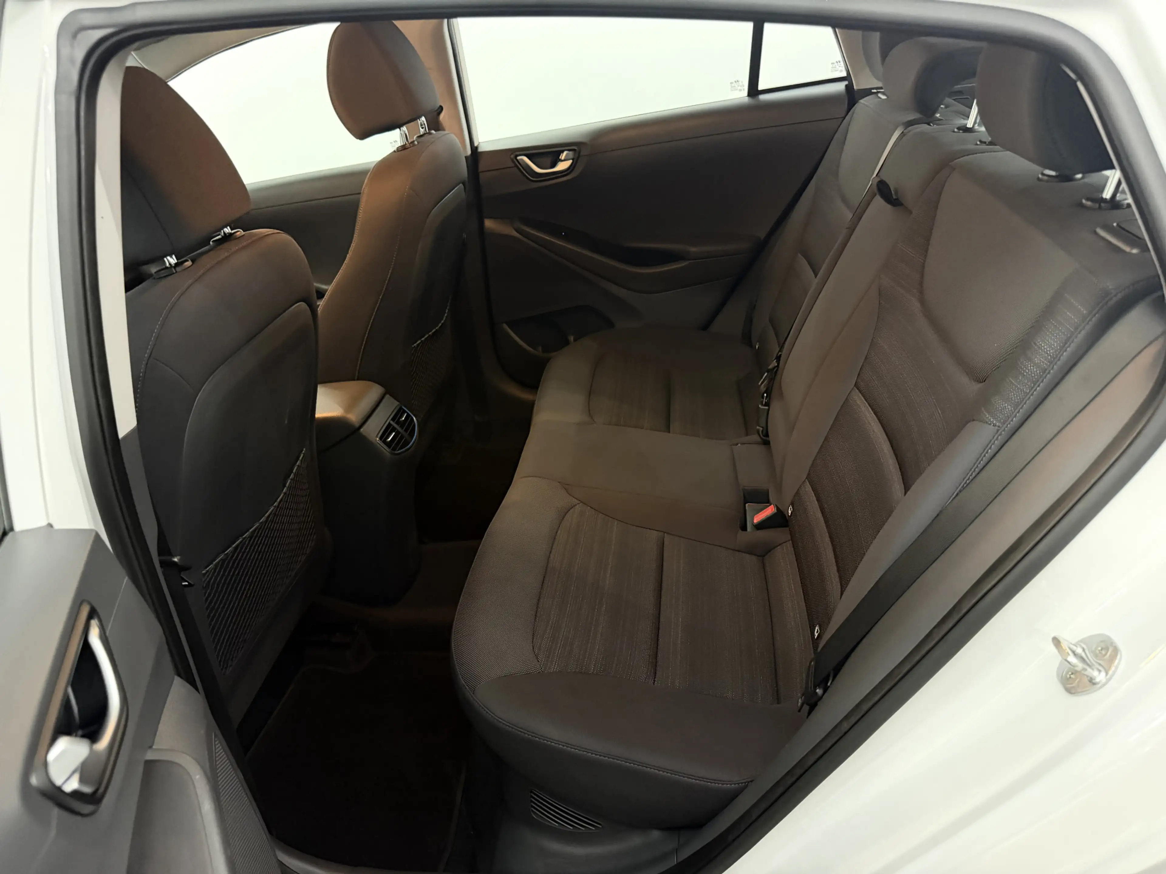 Hyundai IONIQ 1.6 GDi Comfort Camera, Navi, Apple carplay, Rijst — photo 7