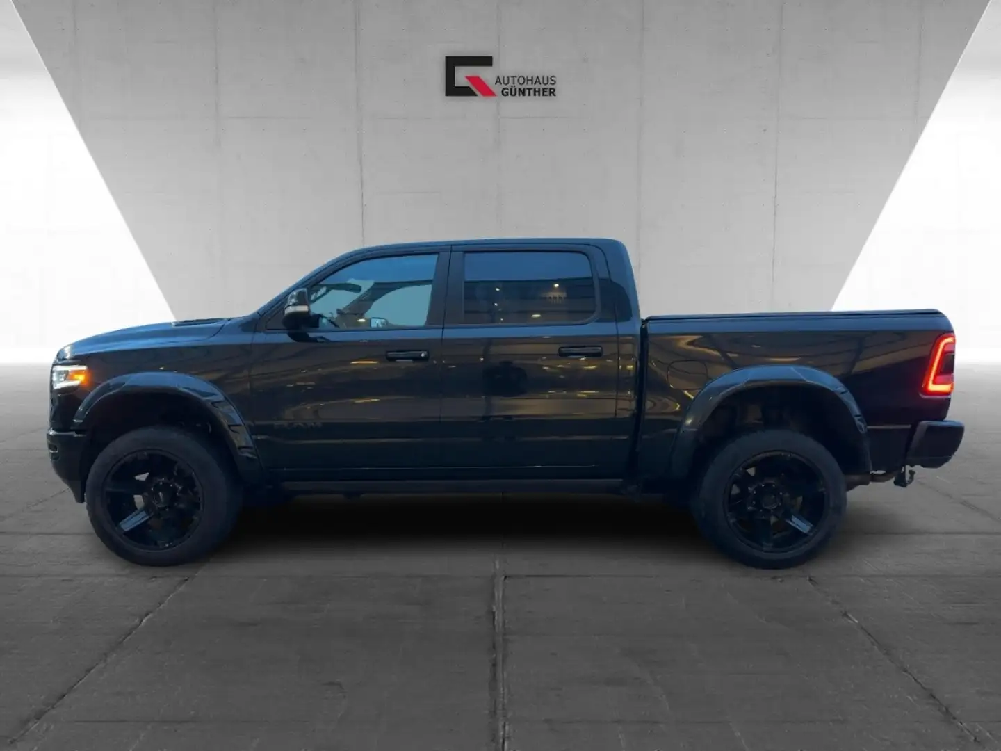 Dodge RAM 1500 Limited Night Edition Umbau Prins GAS Schwarz - 2