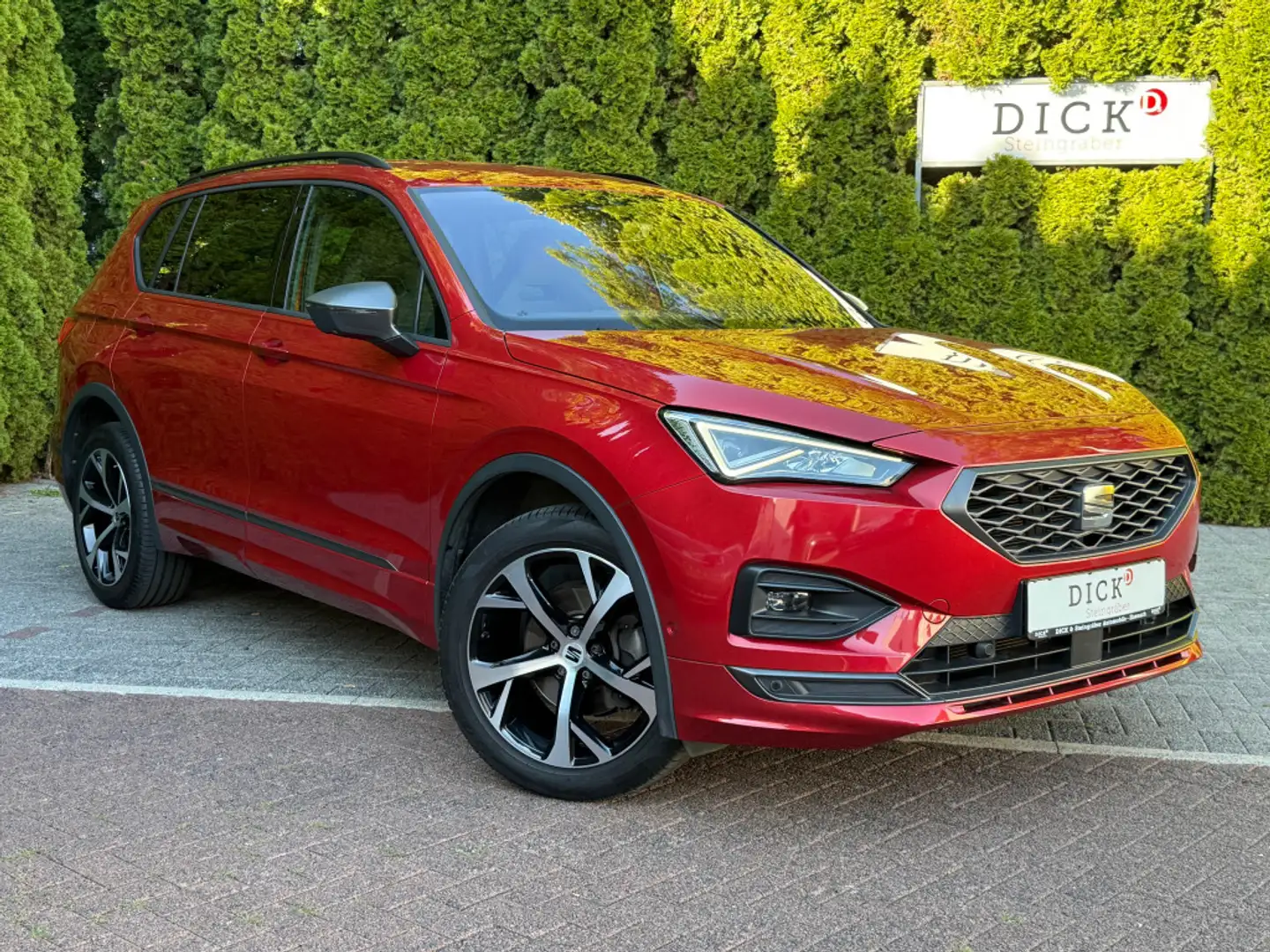 SEAT Tarraco 2.0TDI DSG FR LED+NAV+ACC+CARPl+SHZ+MEMO Rot - 1