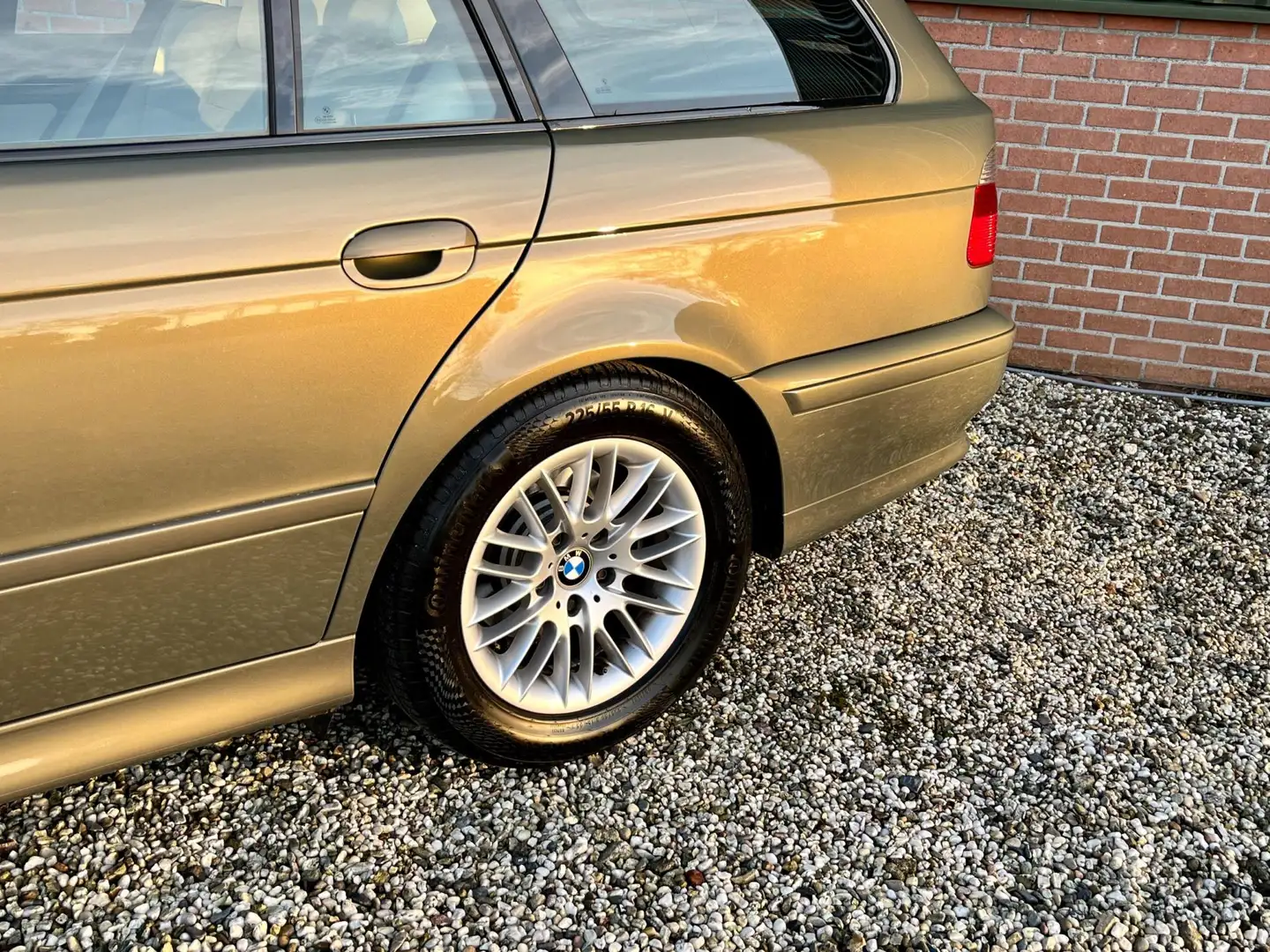 BMW 520 5-serie Touring 520i Lifestyle Edition Individual Yeşil - 2