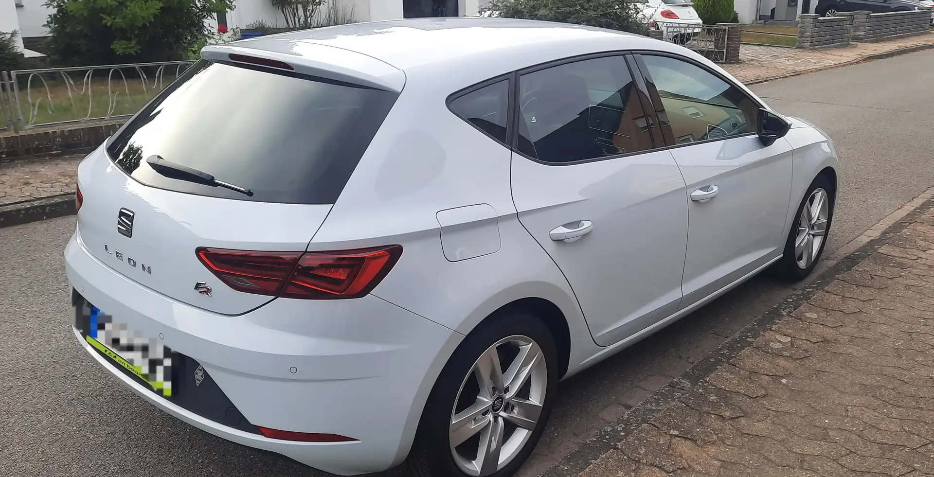 SEAT Leon Leon 1.5 TSI ACT OPF FR Grau - 2