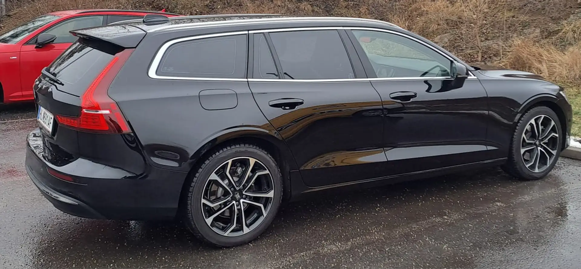 Volvo V60 V60 B3 (P) Dark Geartronic Plus Schwarz - 1