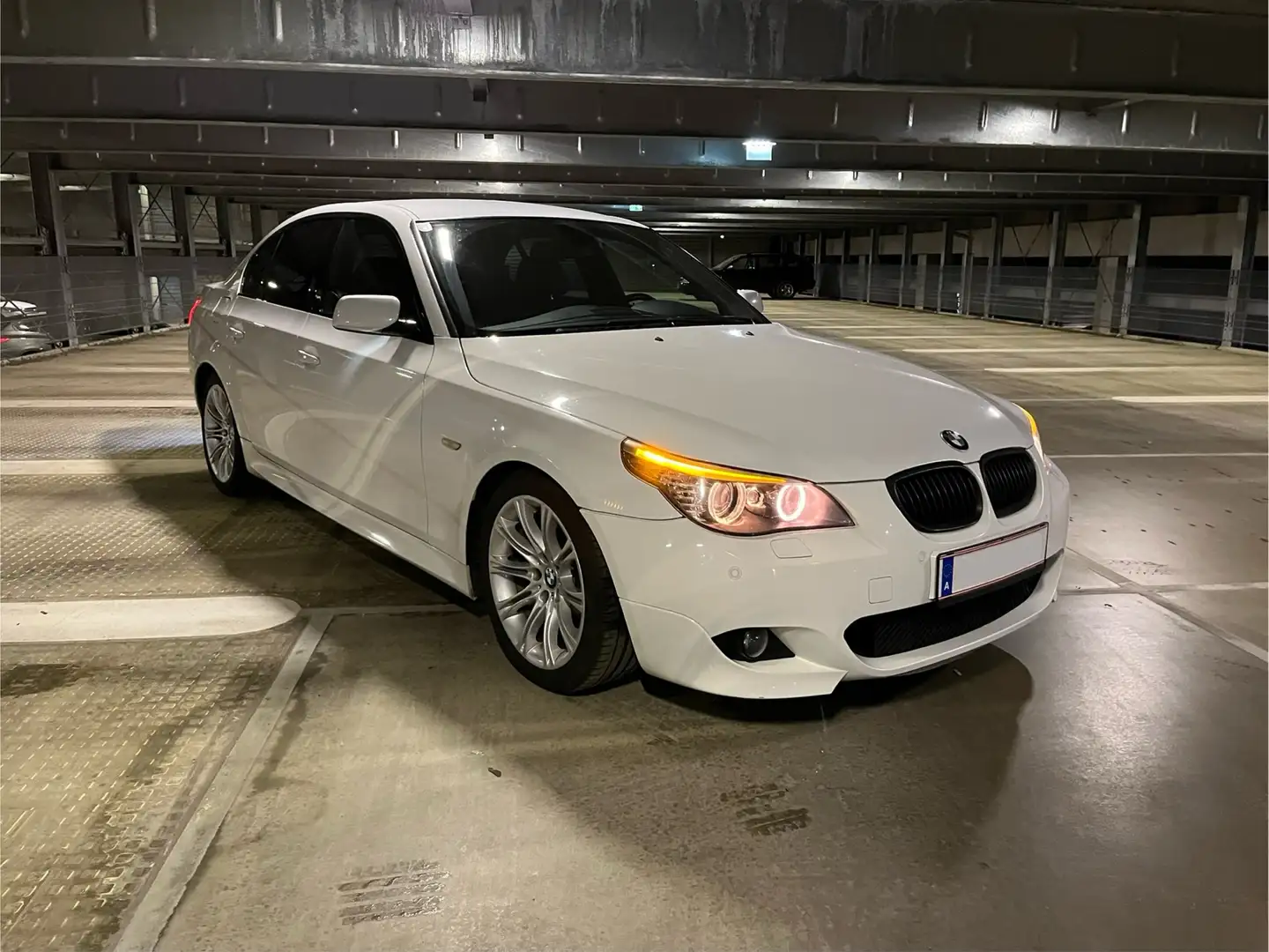 BMW 523 523i M-Paket Biały - 2