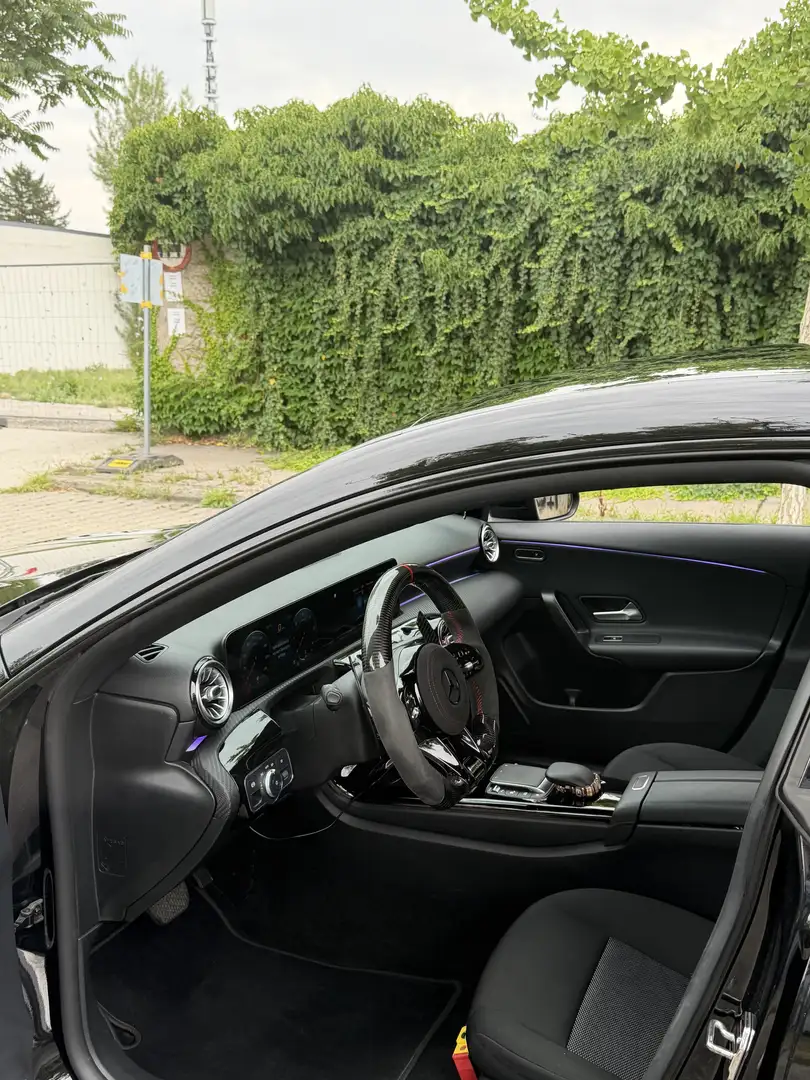 Mercedes-Benz CLA 200 d Aut. Schwarz - 1