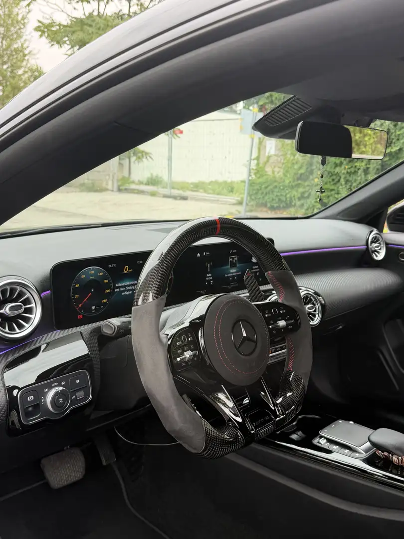 Mercedes-Benz CLA 200 d Aut. Schwarz - 2