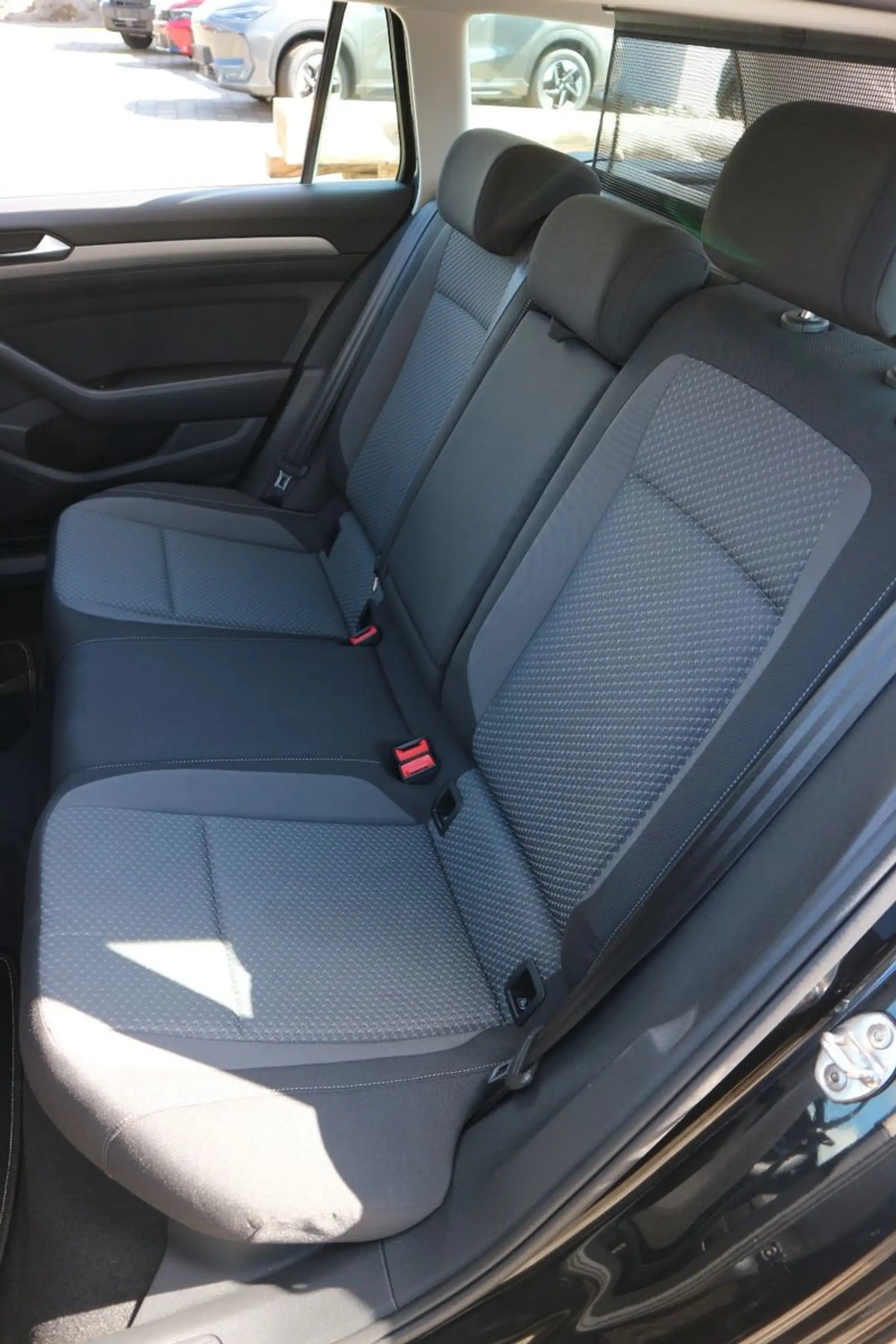Volkswagen Passat Variant Passat 2.0 TDI DSG Variant AHK NAVI ACC — photo 7