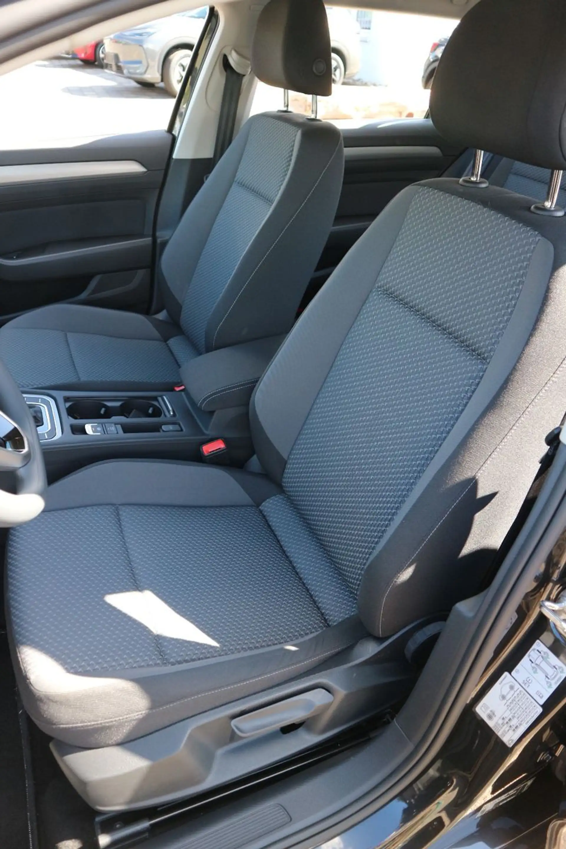 Volkswagen Passat Variant Passat 2.0 TDI DSG Variant AHK NAVI ACC — photo 9