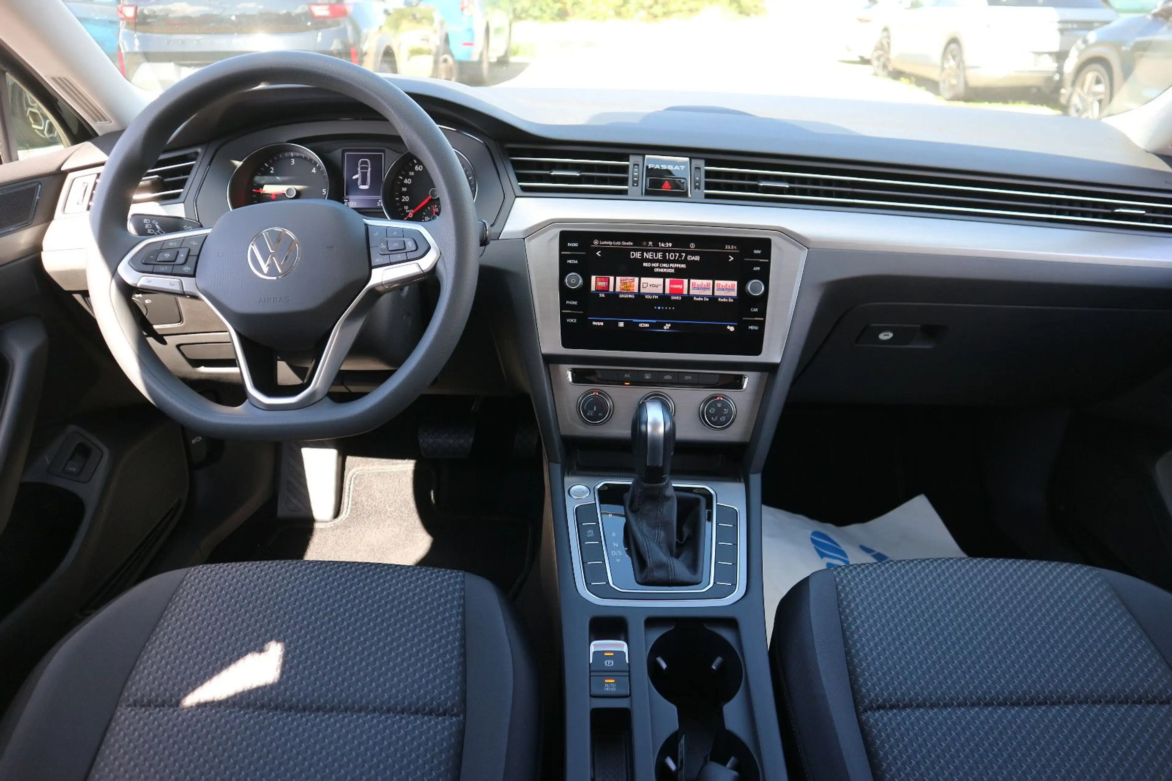 Volkswagen Passat Variant Passat 2.0 TDI DSG Variant AHK NAVI ACC — photo 8