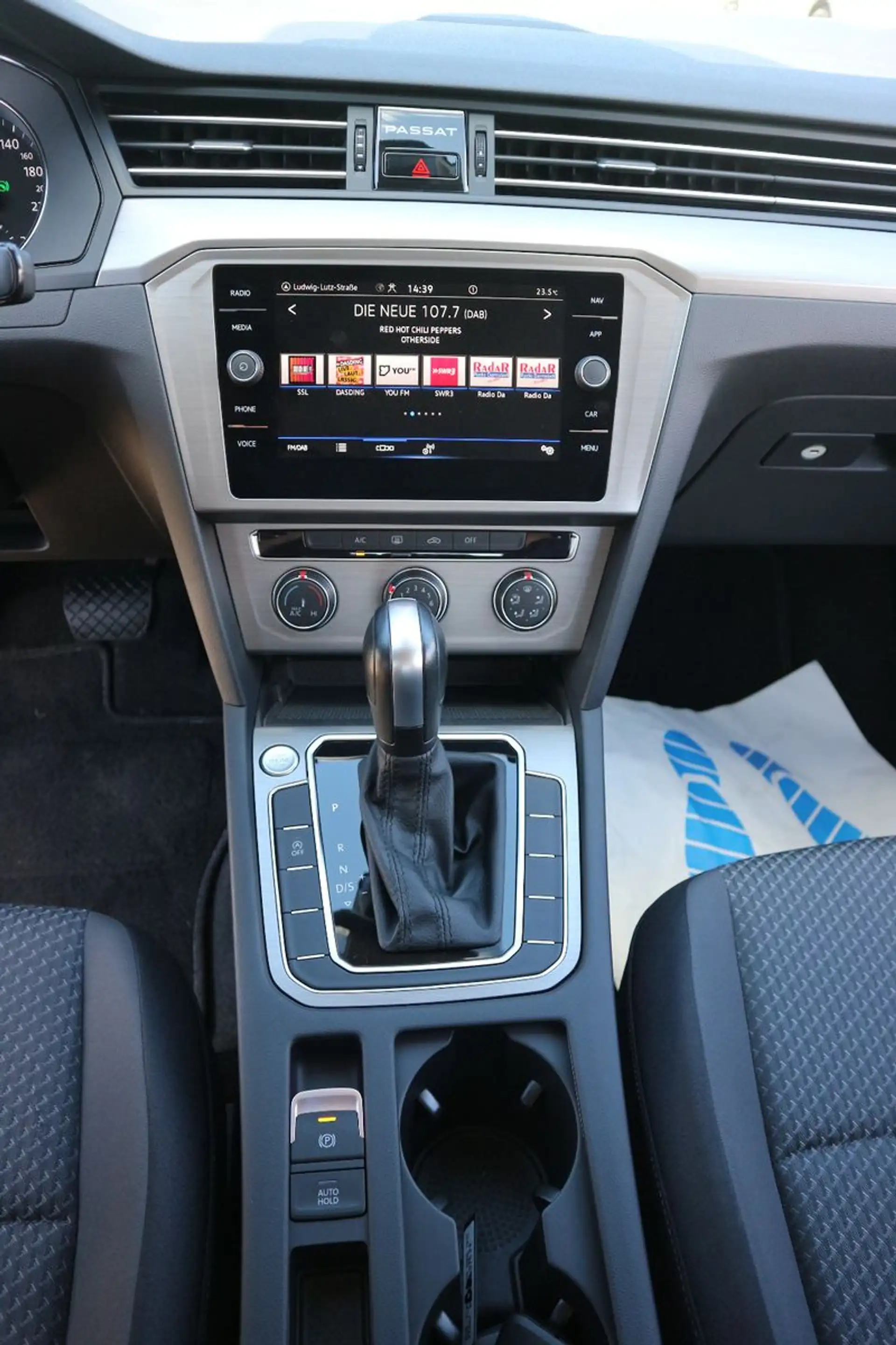 Volkswagen Passat Variant Passat 2.0 TDI DSG Variant AHK NAVI ACC — photo 10