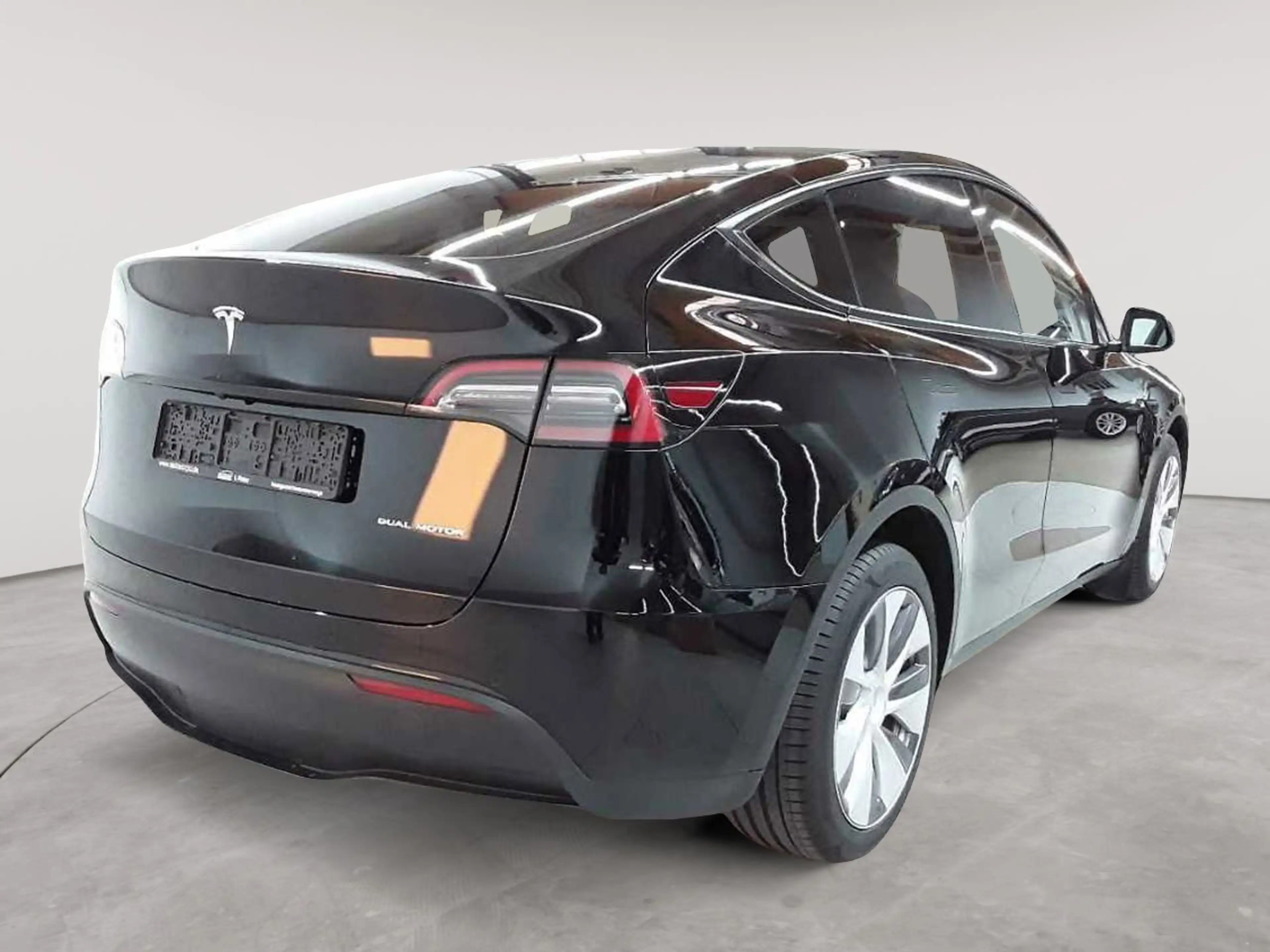 Tesla Model Y Model Y Long Range AWD enh. Autopilot — photo 4