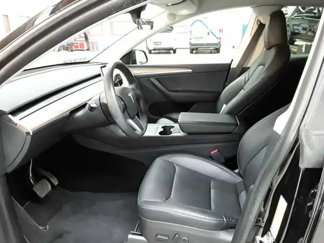 Tesla Model Y view 7