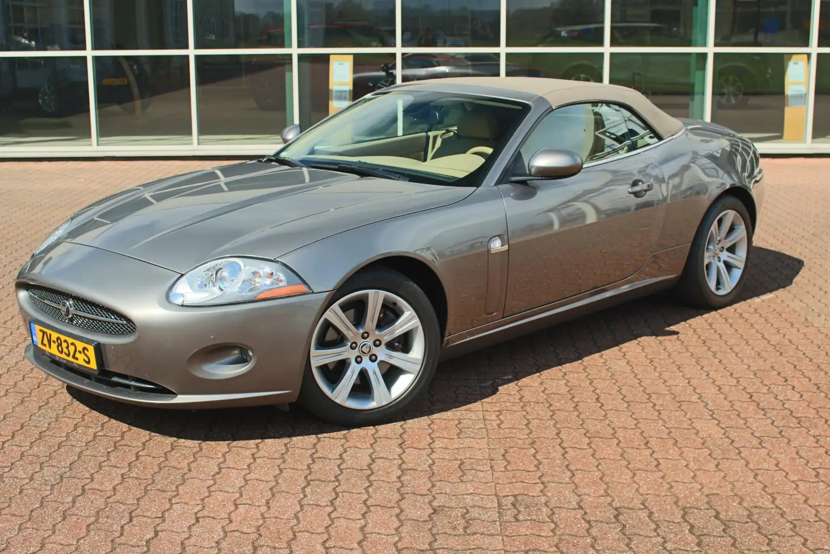 Jaguar XK 3.5 V8 Convertible Gris - 2