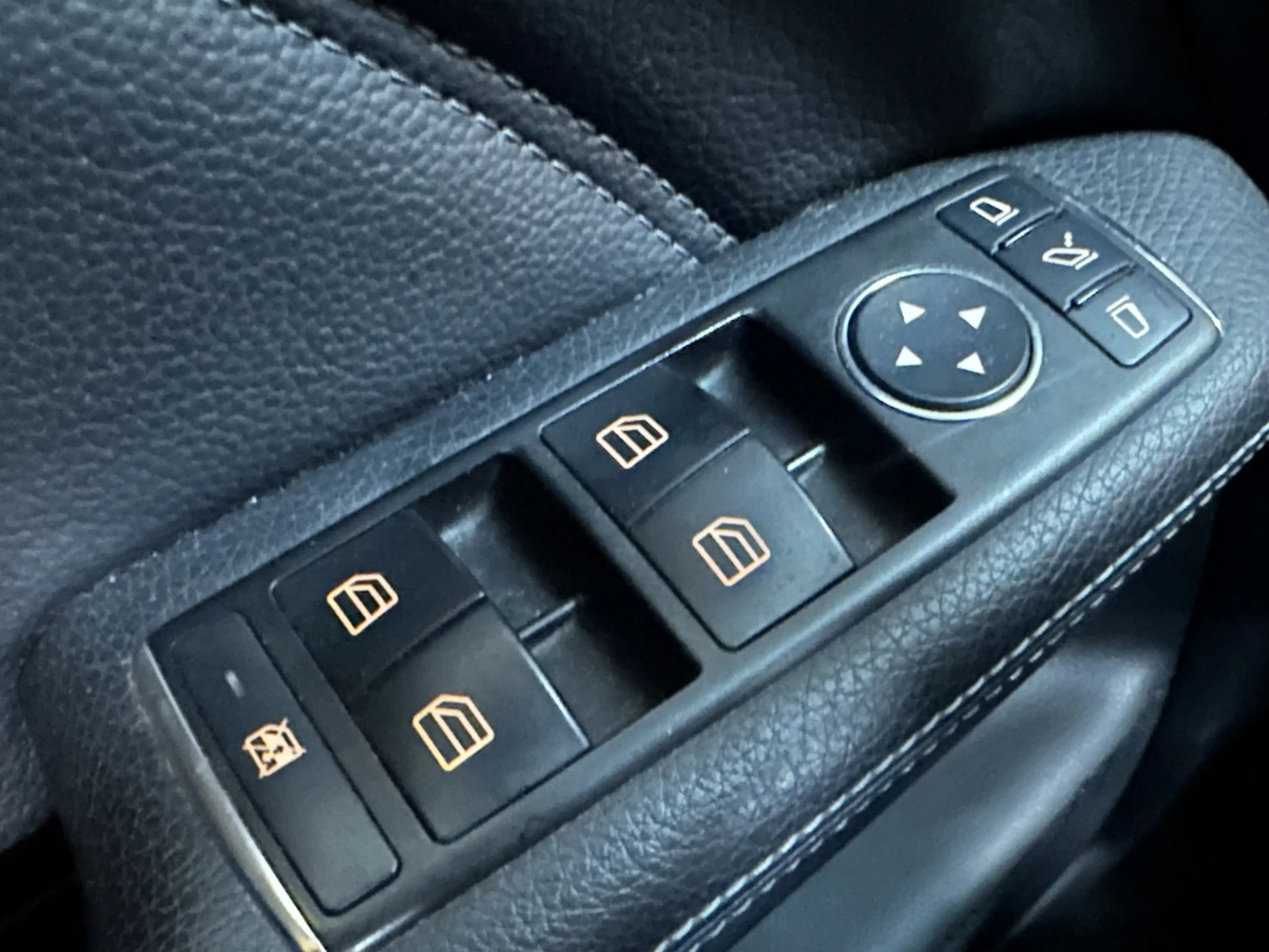 Mercedes-Benz B 200 Ambition CLIMA / CRUISE / CAMERA / TREKHAAK — photo 19