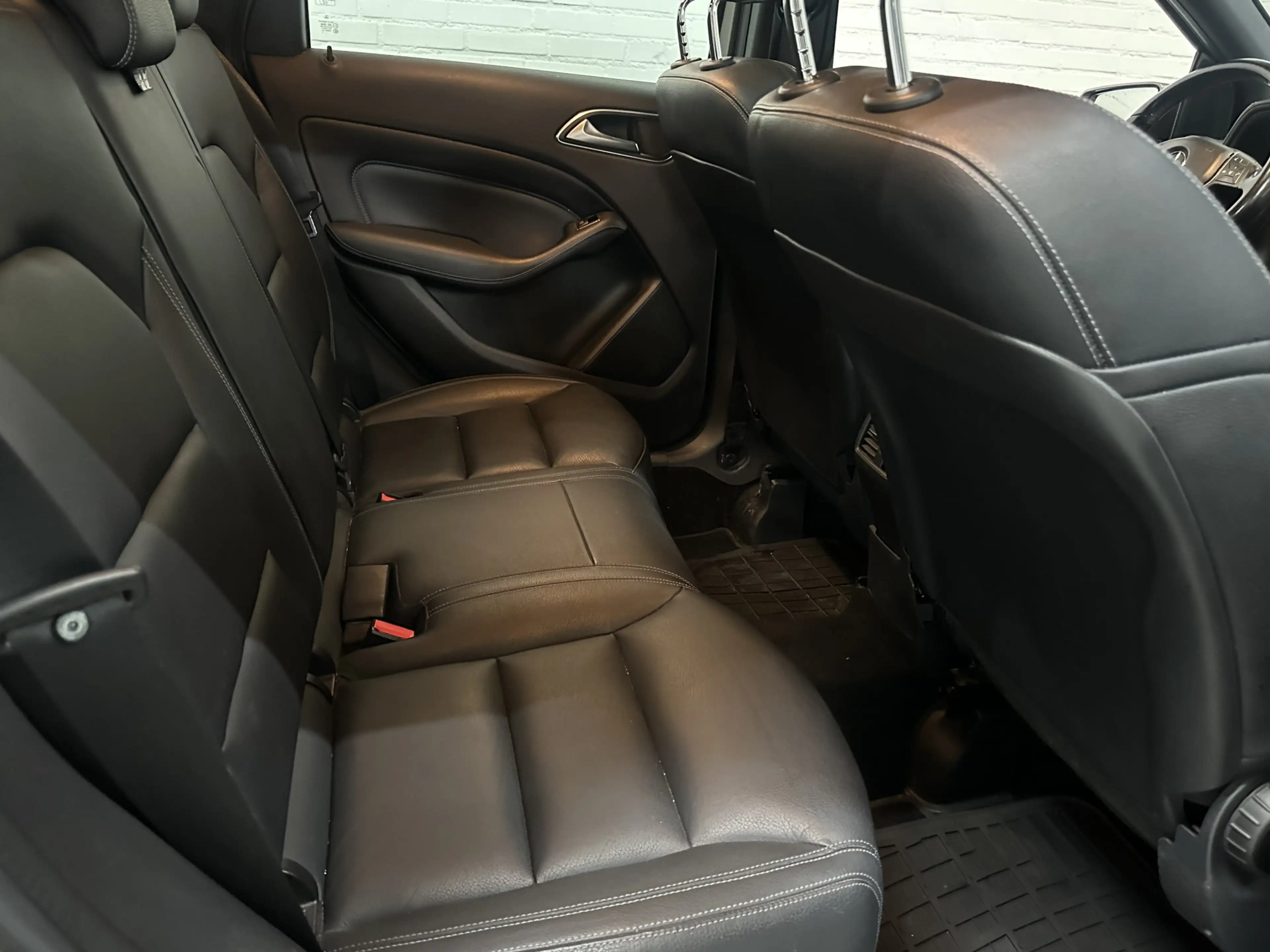 Mercedes-Benz B 200 Ambition CLIMA / CRUISE / CAMERA / TREKHAAK — photo 12