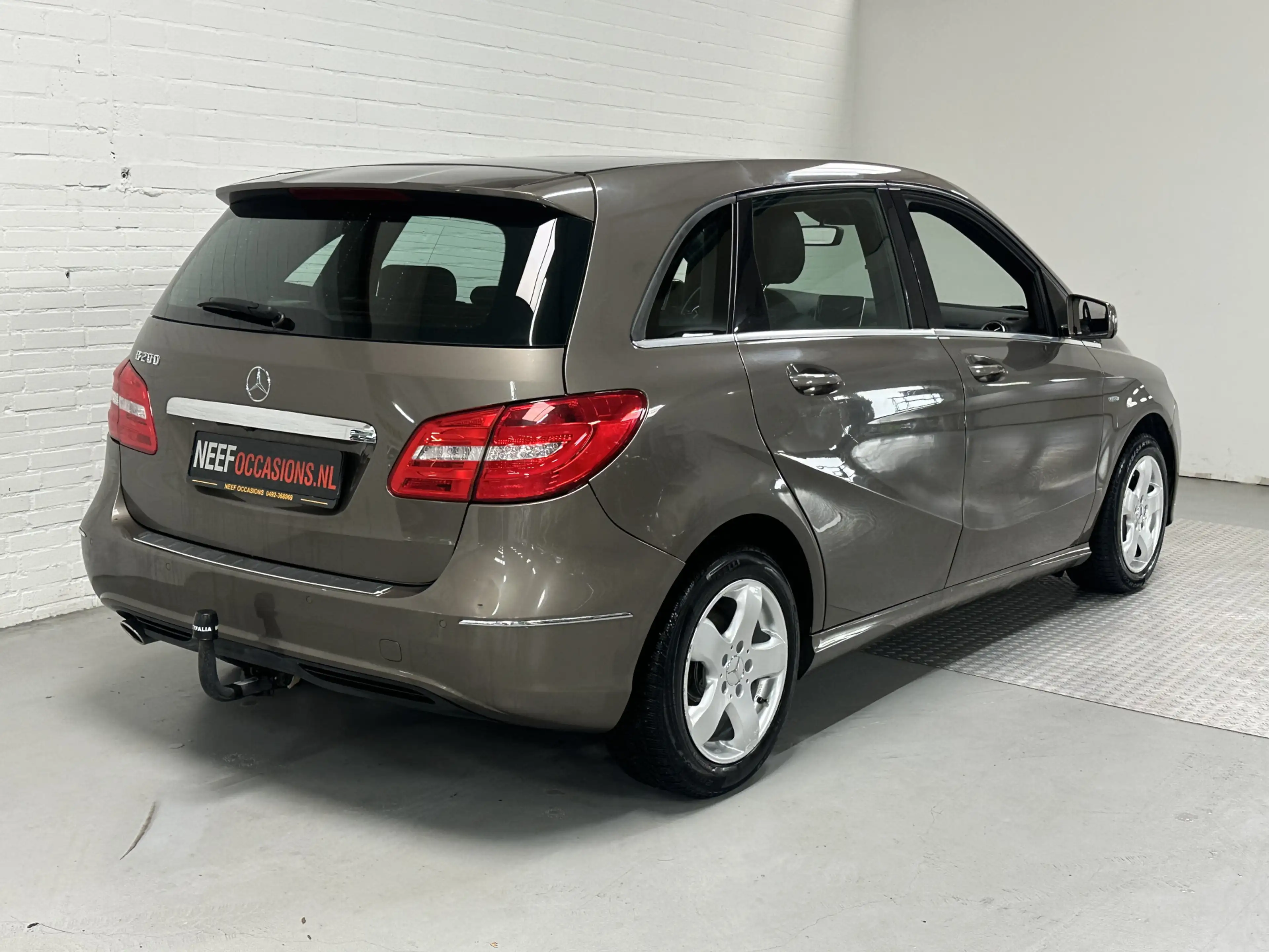 Mercedes-Benz B 200 Ambition CLIMA / CRUISE / CAMERA / TREKHAAK — photo 3