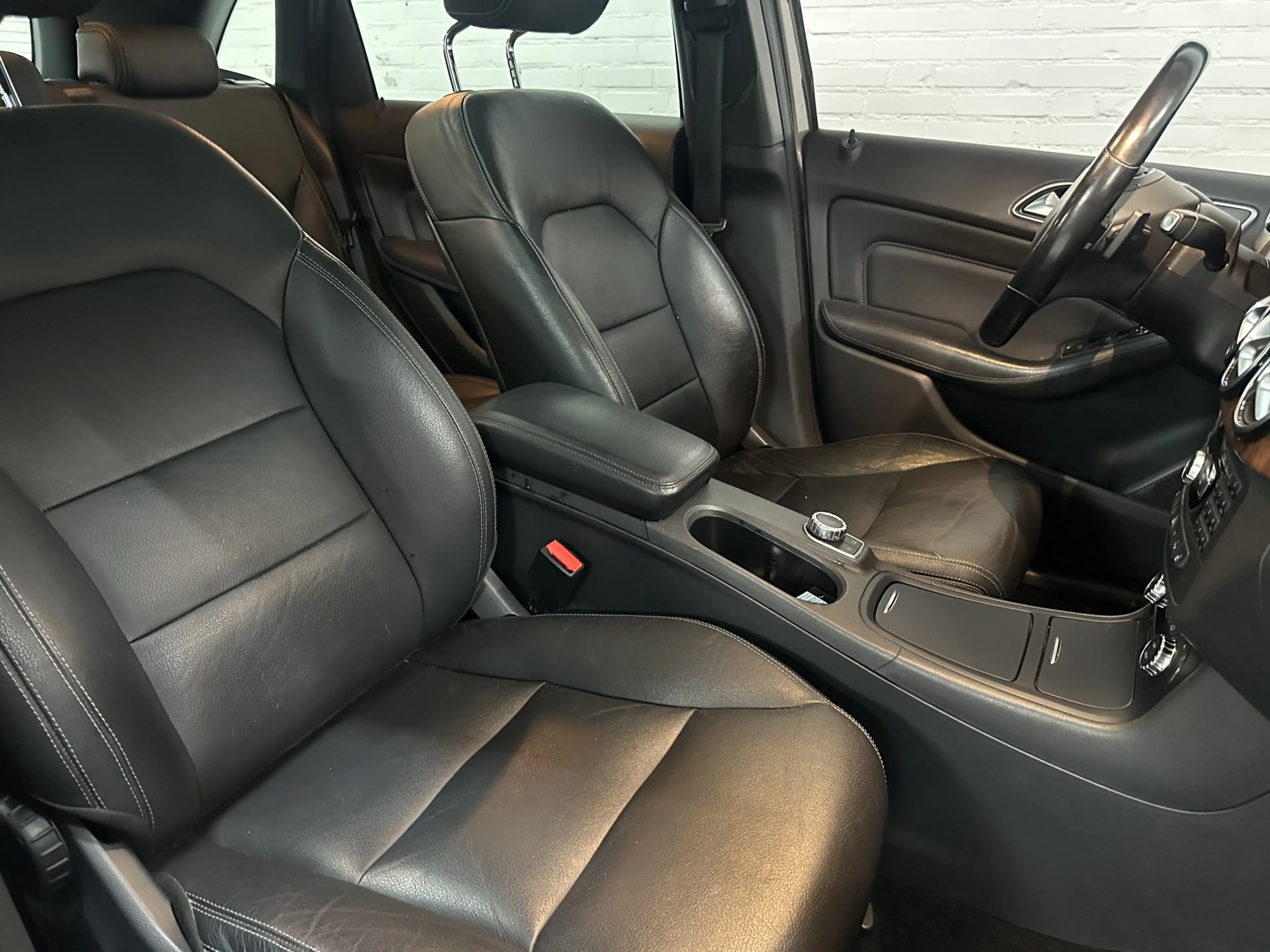 Mercedes-Benz B 200 Ambition CLIMA / CRUISE / CAMERA / TREKHAAK — photo 11