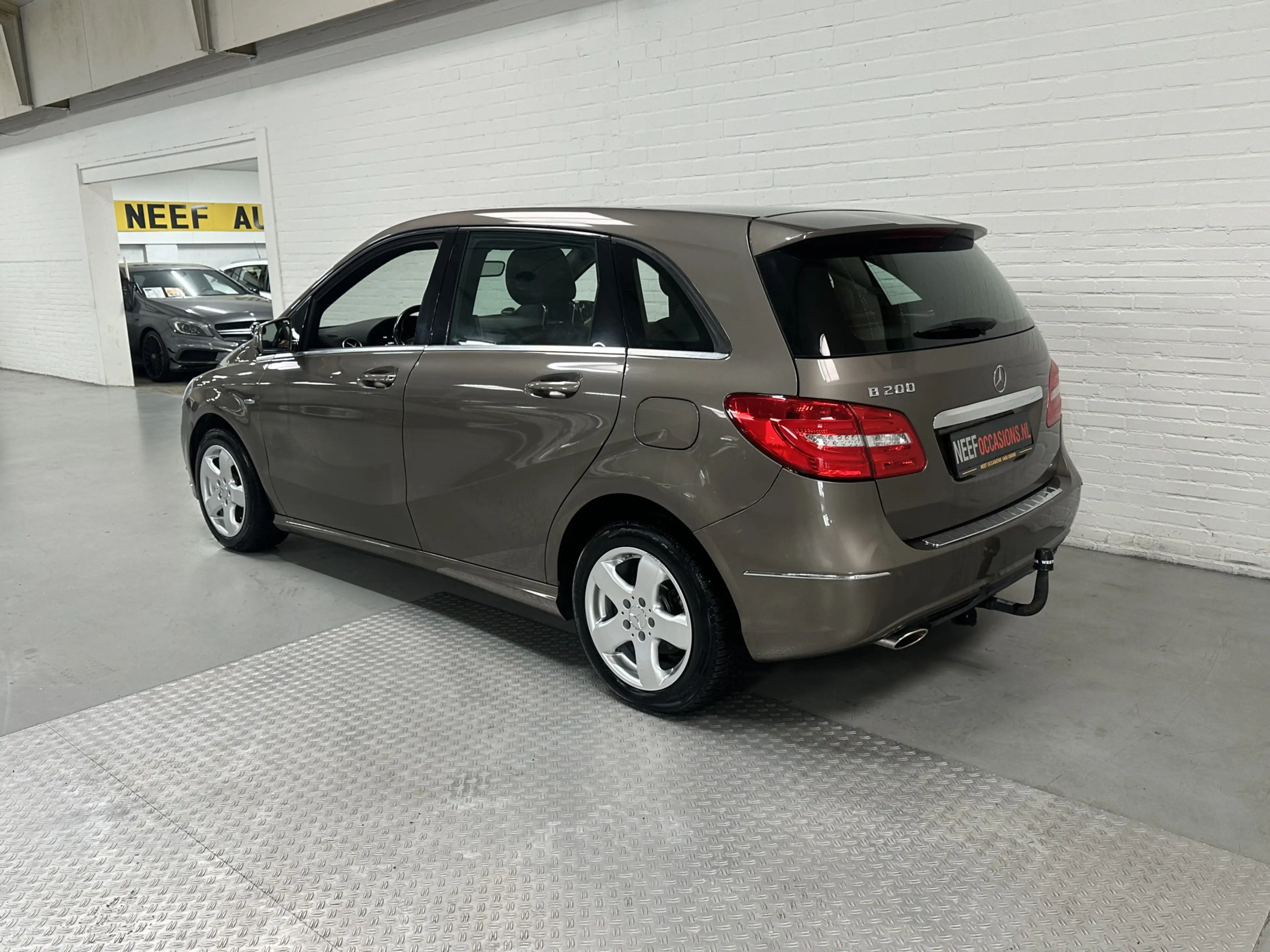 Mercedes-Benz B 200 Ambition CLIMA / CRUISE / CAMERA / TREKHAAK — photo 4