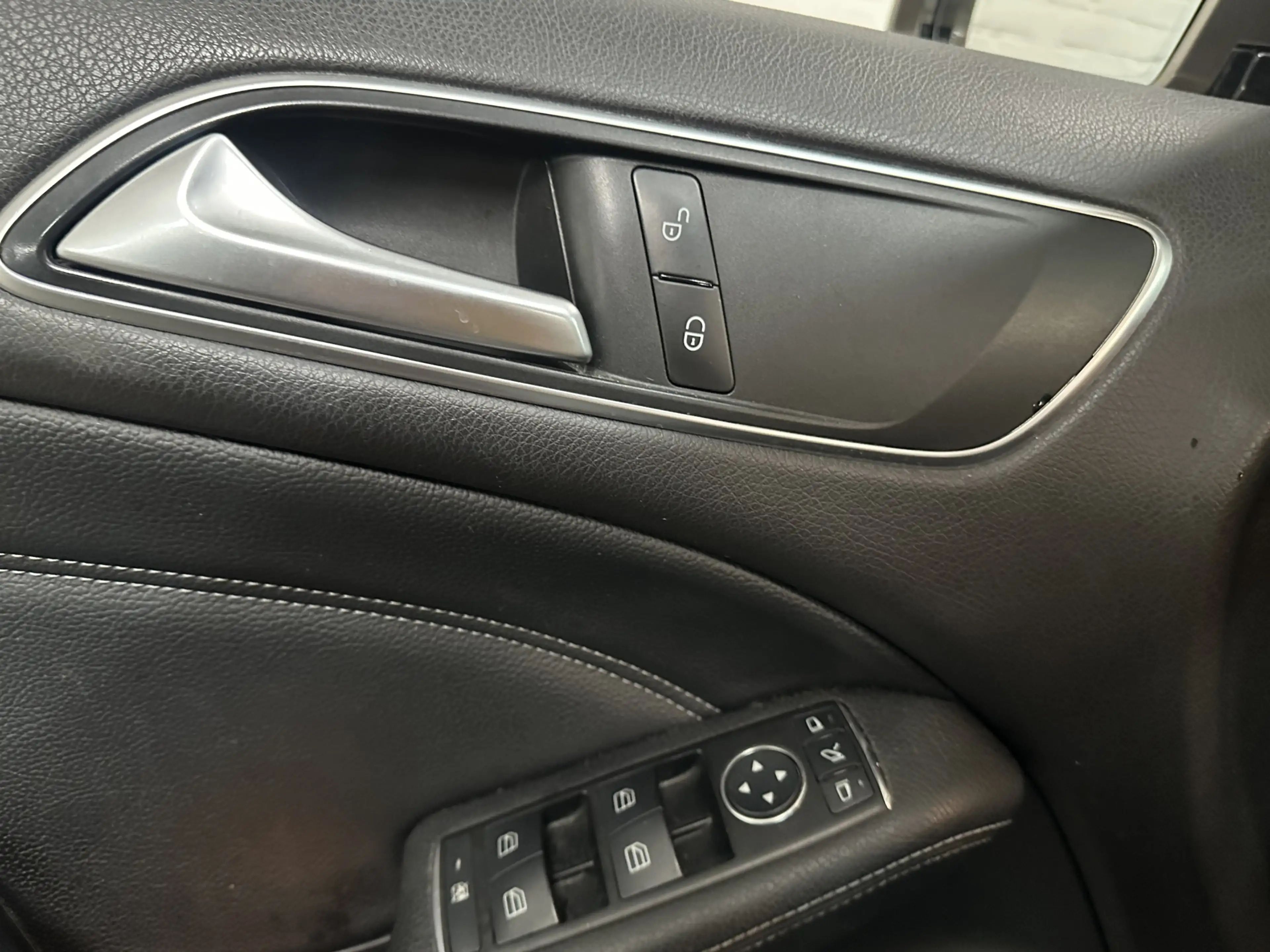 Mercedes-Benz B 200 Ambition CLIMA / CRUISE / CAMERA / TREKHAAK — photo 13