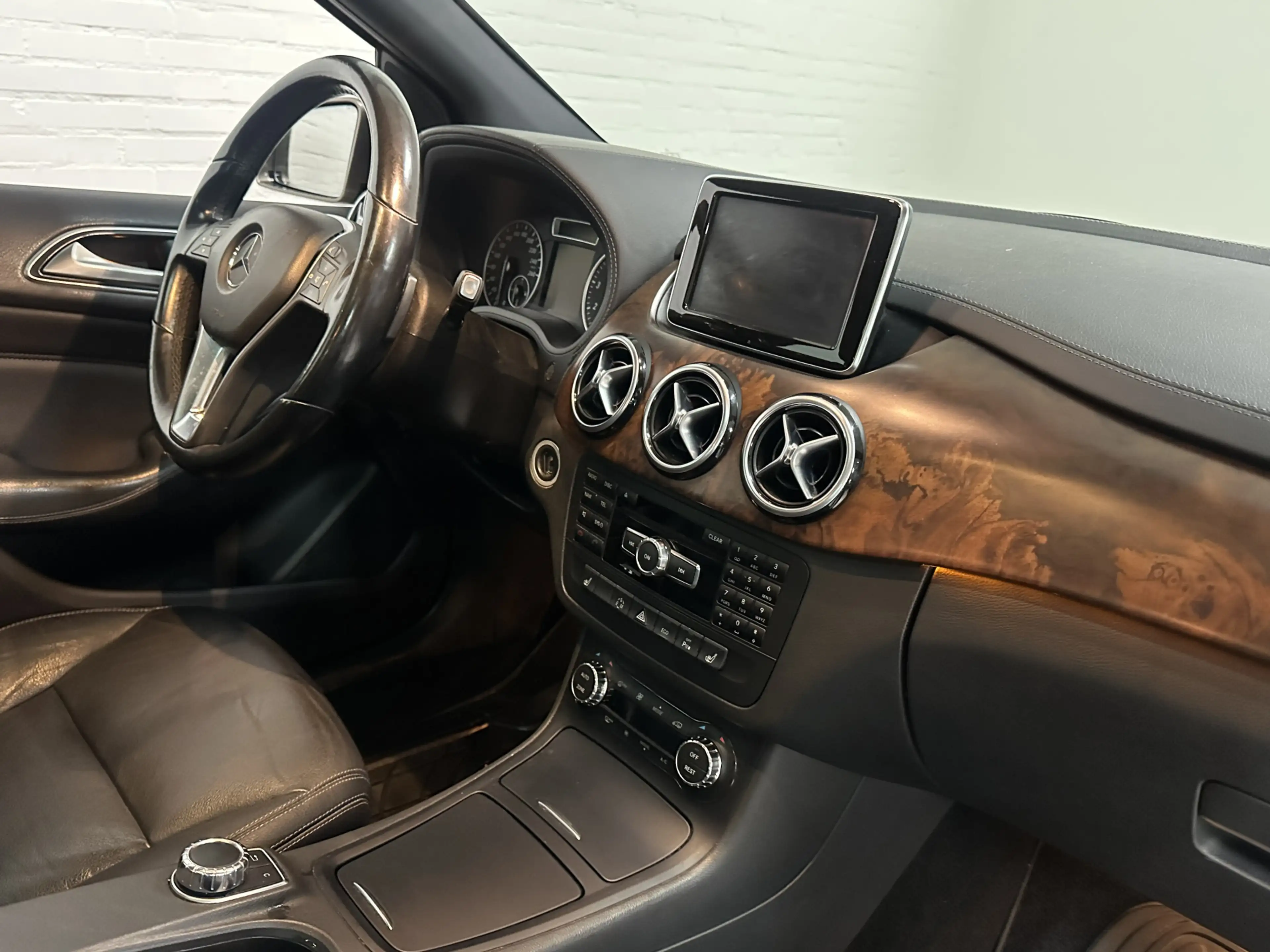 Mercedes-Benz B 200 Ambition CLIMA / CRUISE / CAMERA / TREKHAAK — photo 10